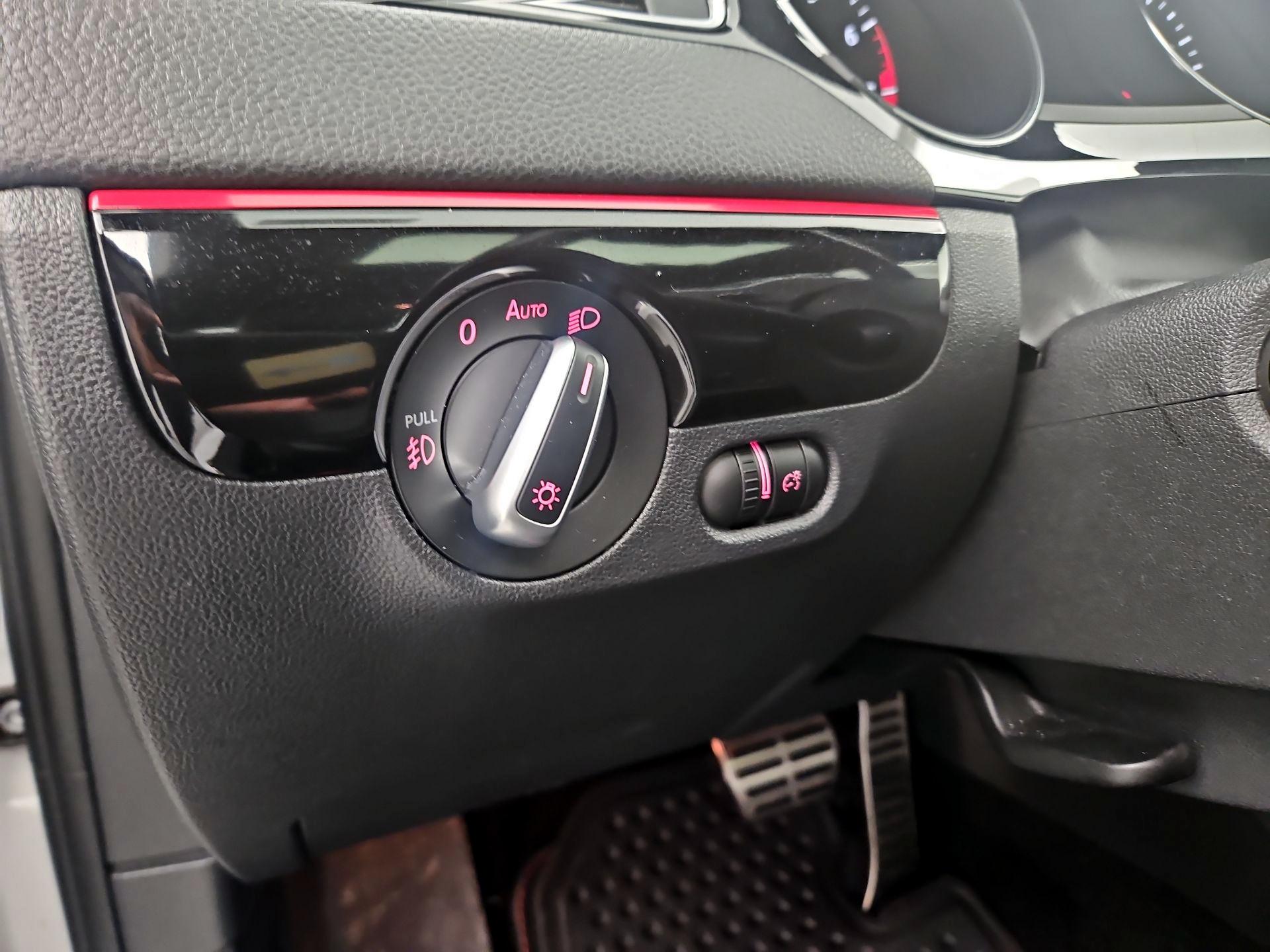 Thumbnail: 2015 Volkswagen Jetta - 13