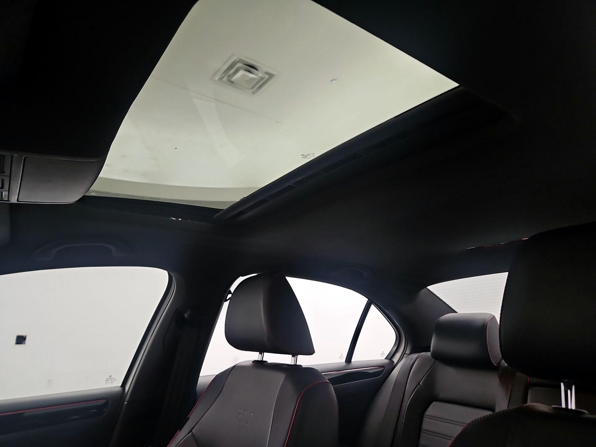 Thumbnail: 2015 Volkswagen Jetta - 19