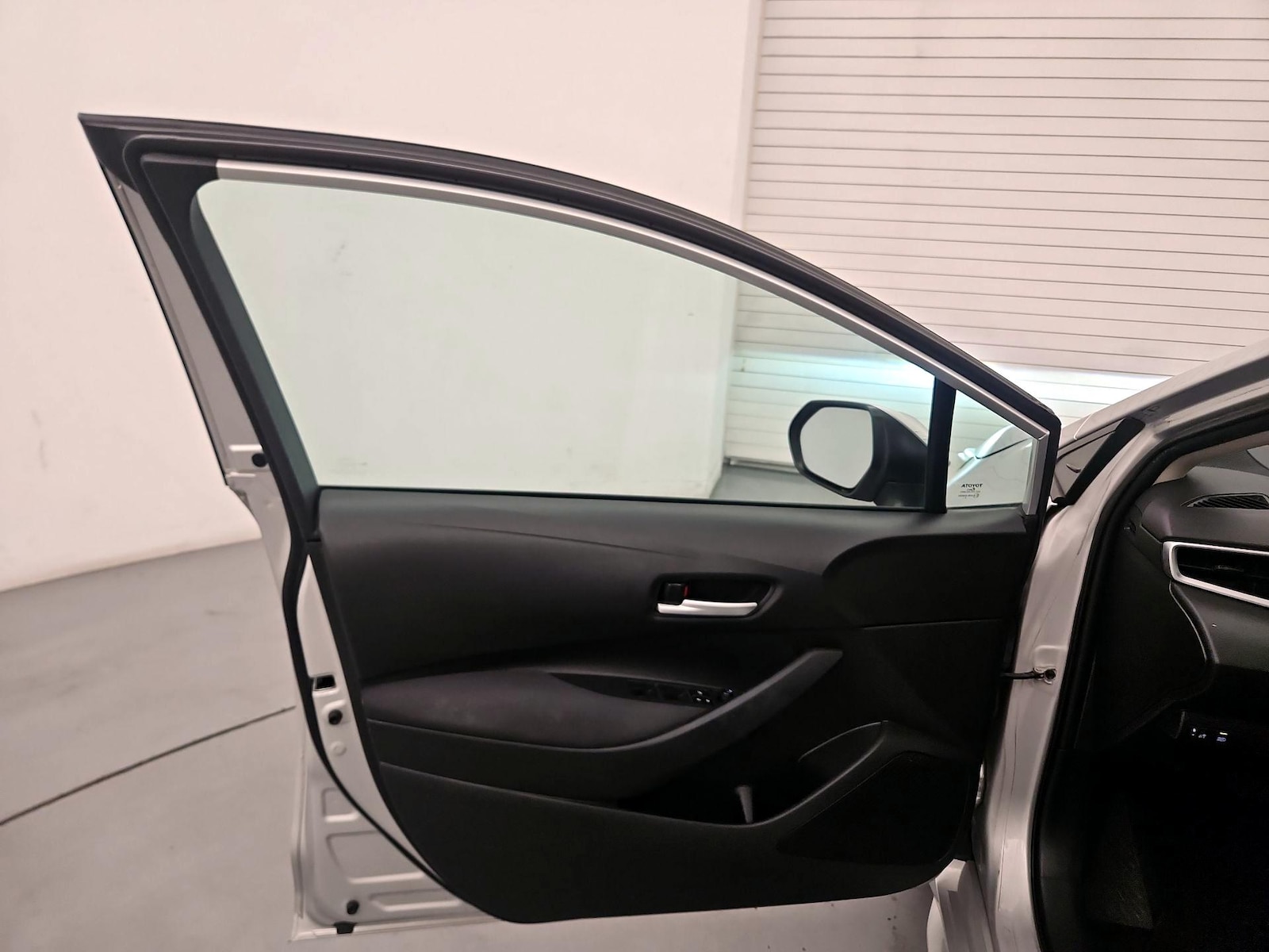 2020 Toyota Corolla LE - Photo 13