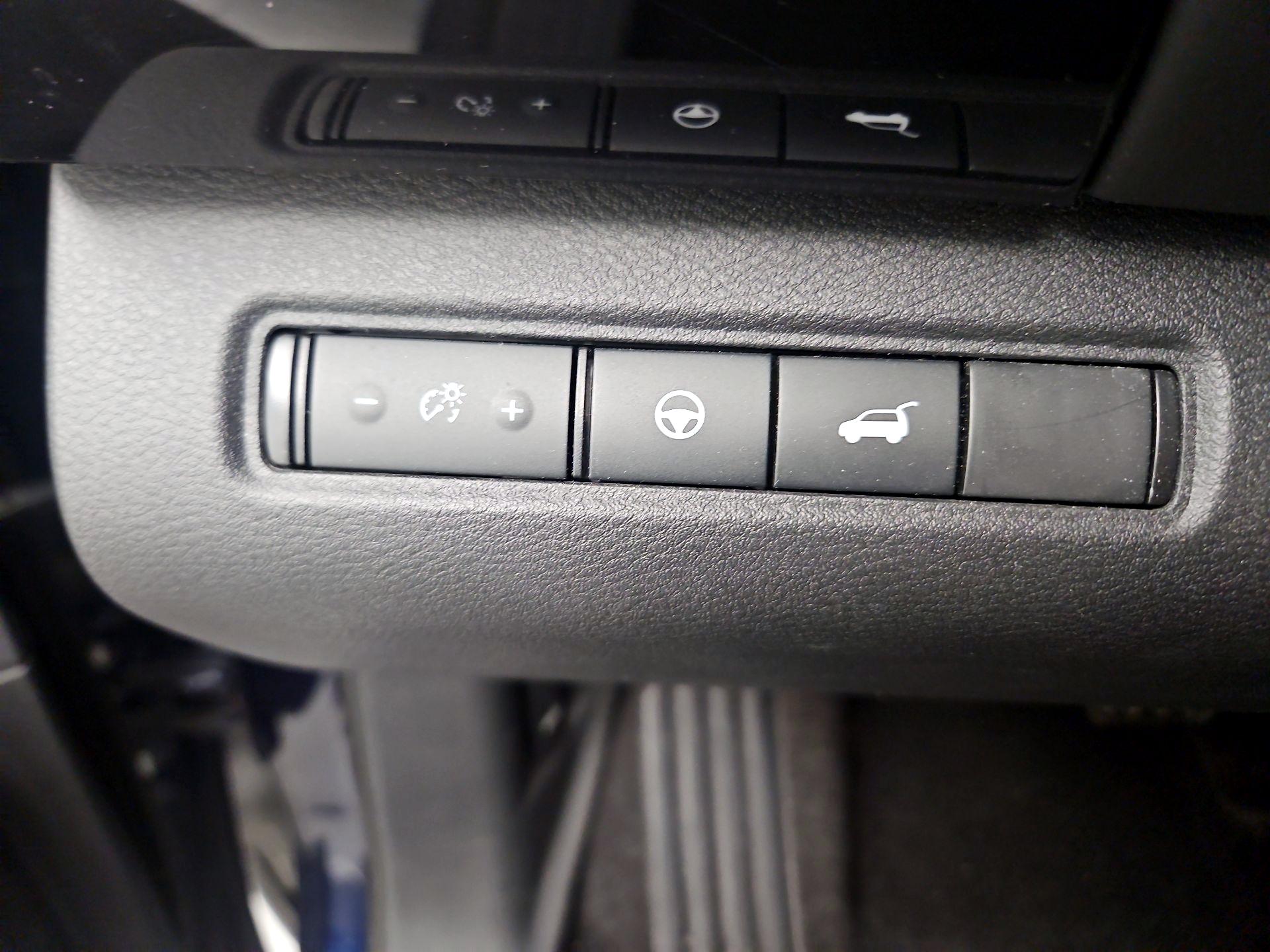 Thumbnail: 2022 Nissan Pathfinder - 13