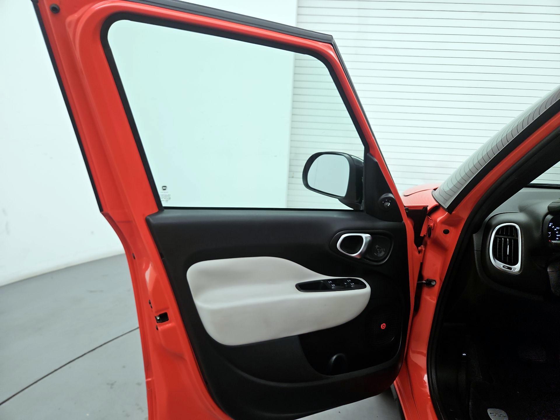 Thumbnail: 2018 Fiat 500L - 12