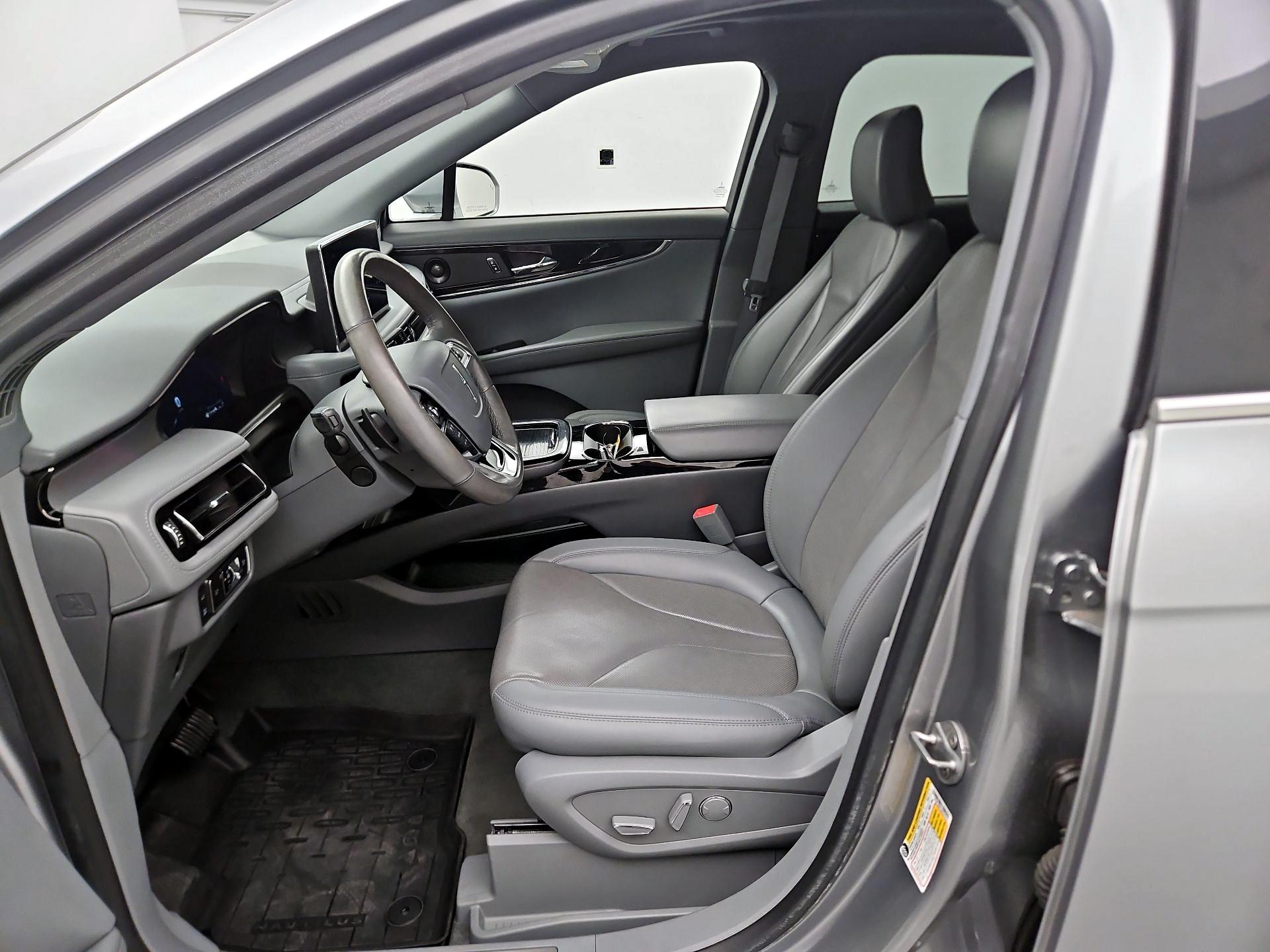 Thumbnail: 2022 Lincoln Nautilus - 11