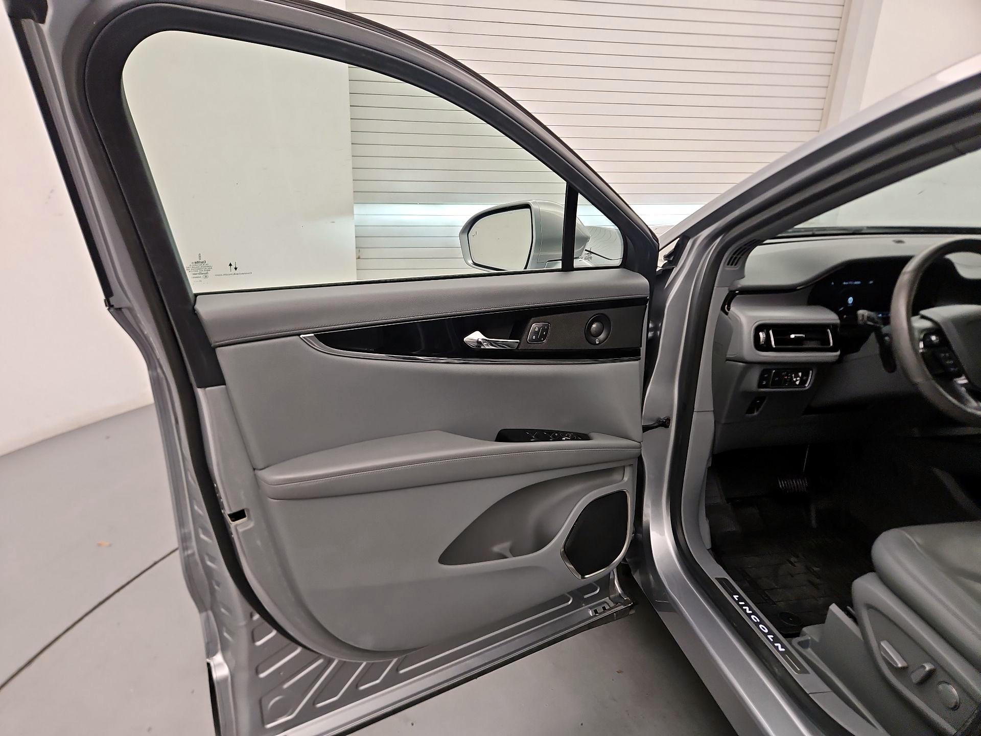 Thumbnail: 2022 Lincoln Nautilus - 12