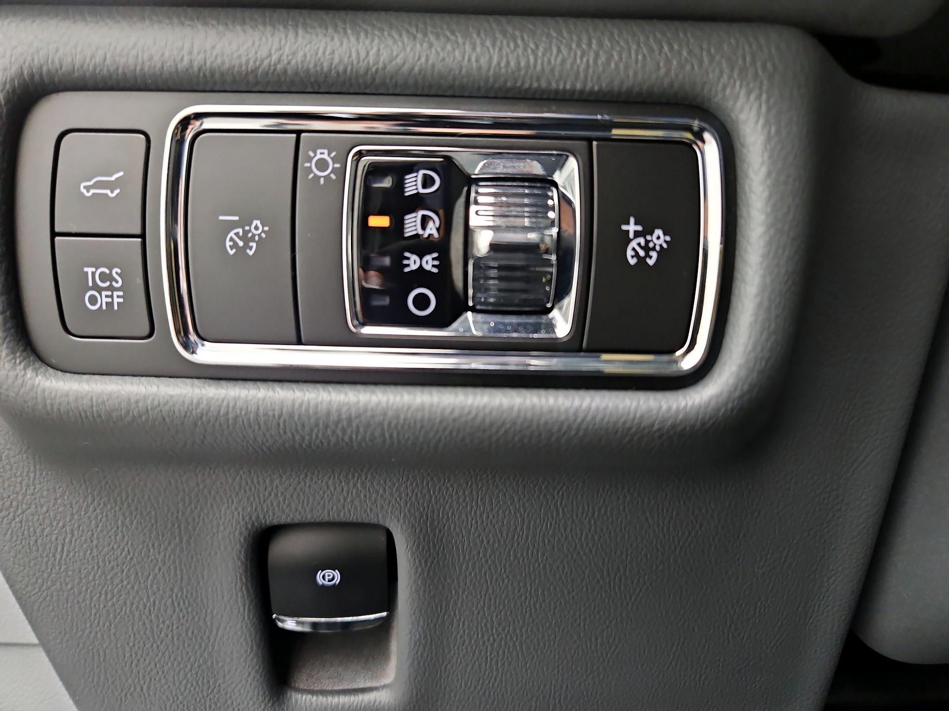 Thumbnail: 2022 Lincoln Nautilus - 13