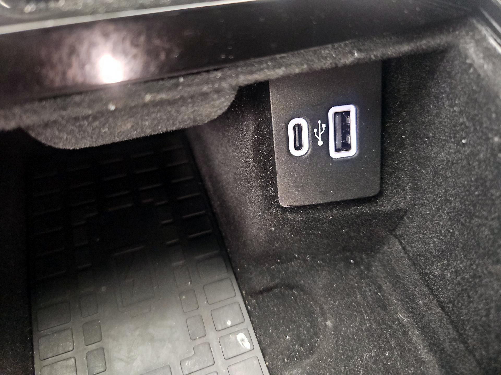 Thumbnail: 2022 Lincoln Nautilus - 17