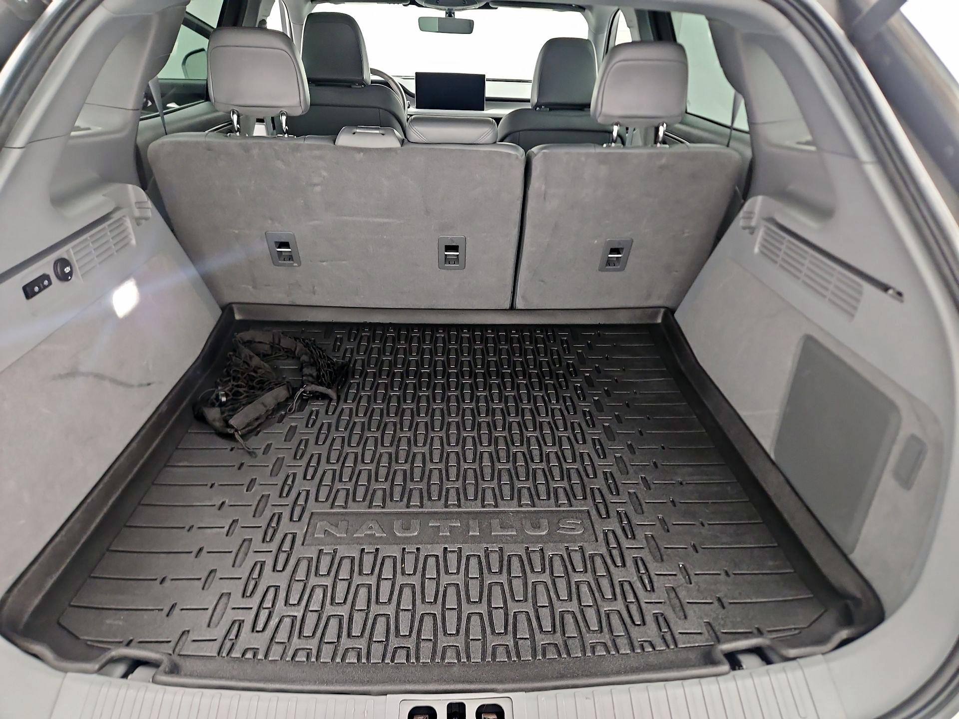 Thumbnail: 2022 Lincoln Nautilus - 19