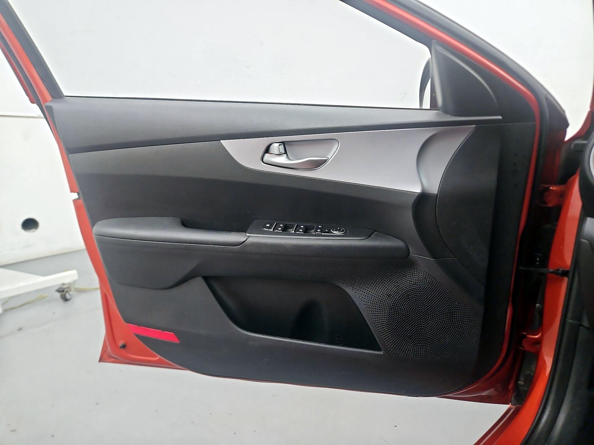 Thumbnail: 2023 Kia Forte - 12