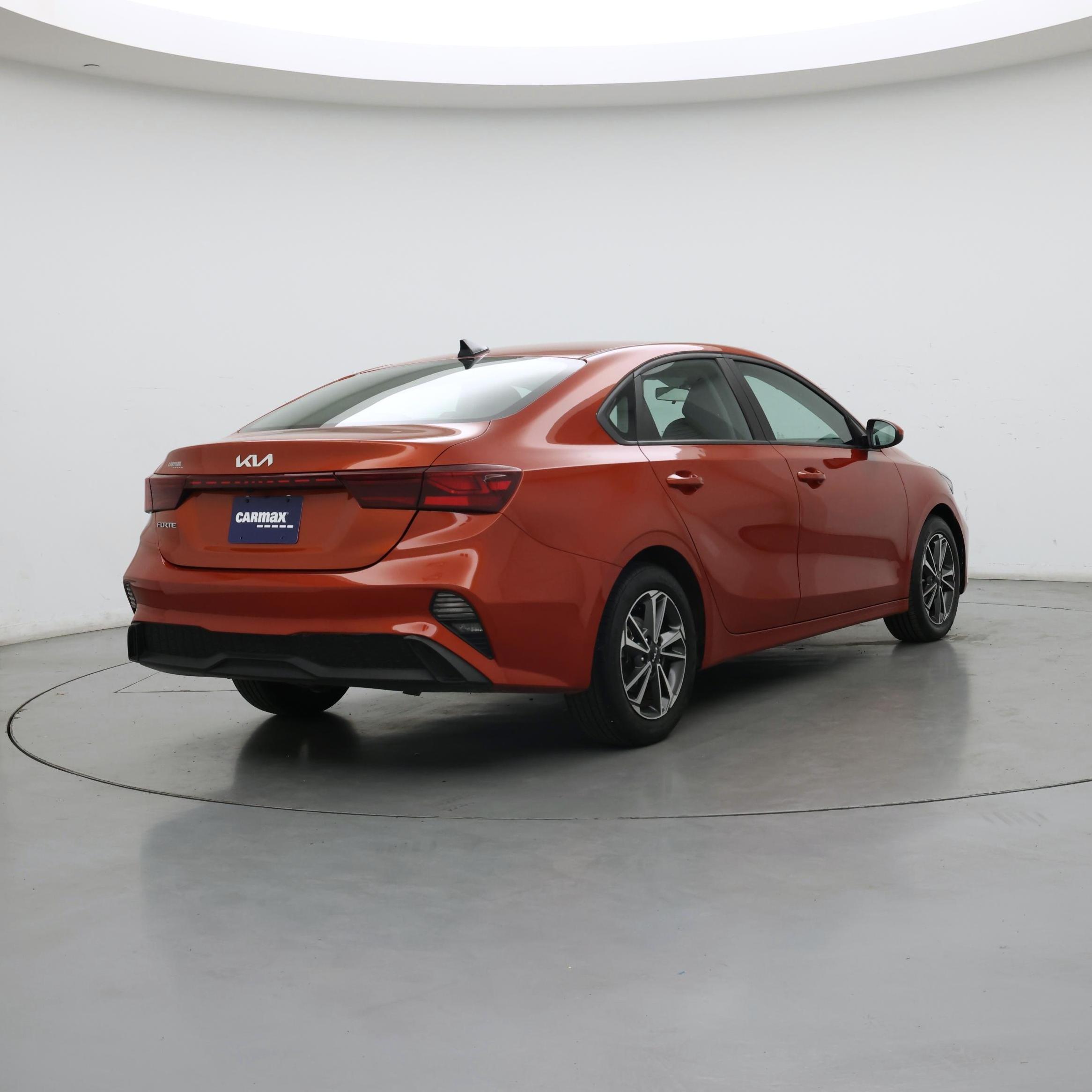 Thumbnail: 2023 Kia Forte - 8