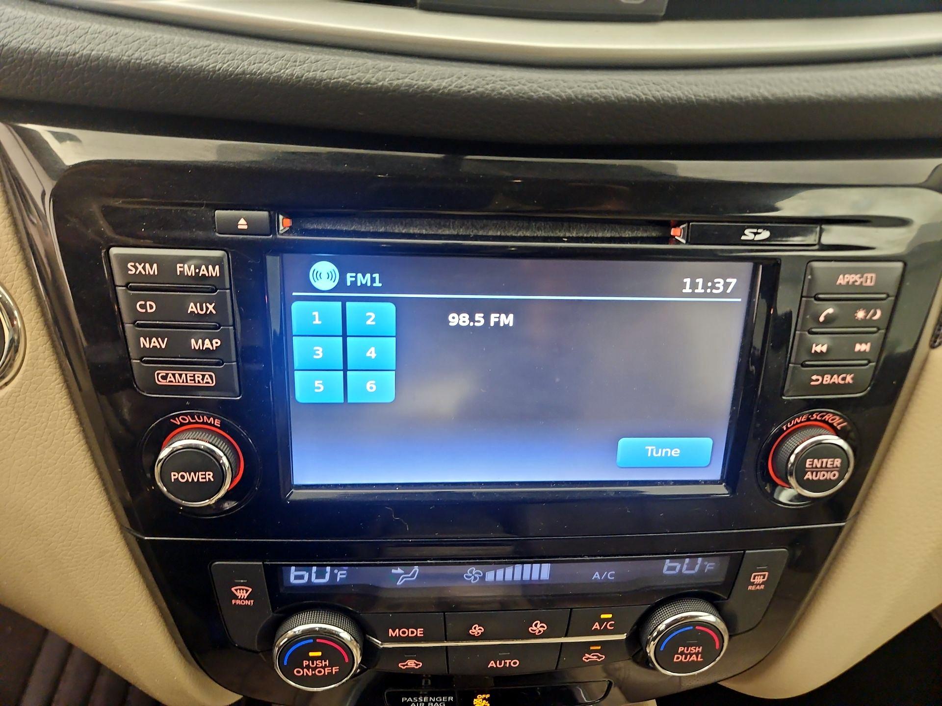 Thumbnail: 2015 Nissan Rogue - 16