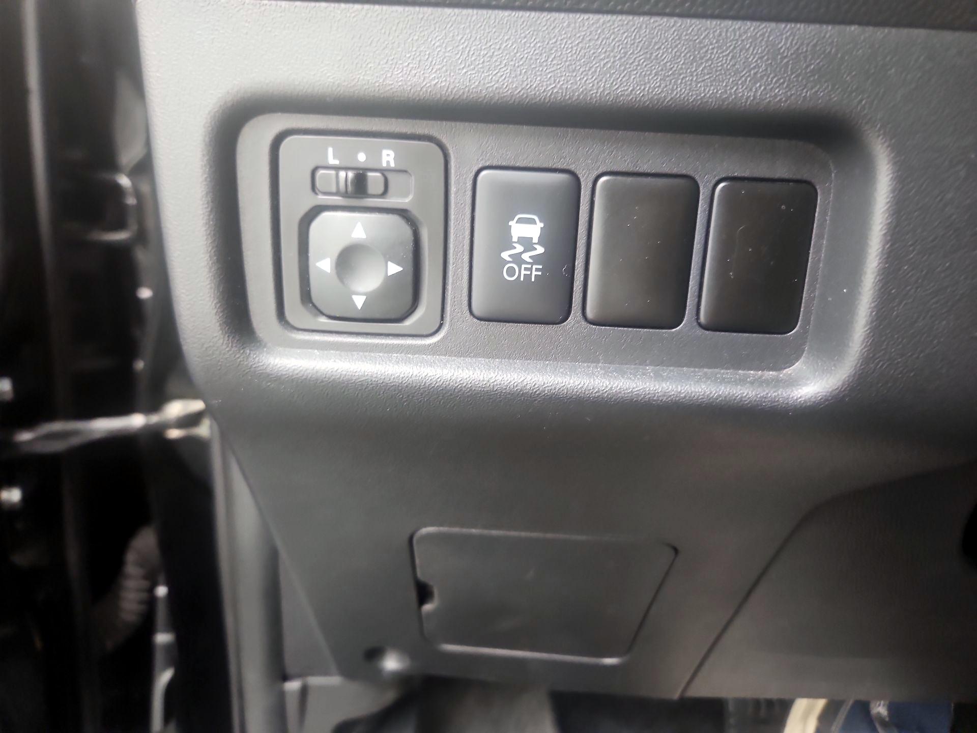 Thumbnail: 2015 Mitsubishi Mirage - 13