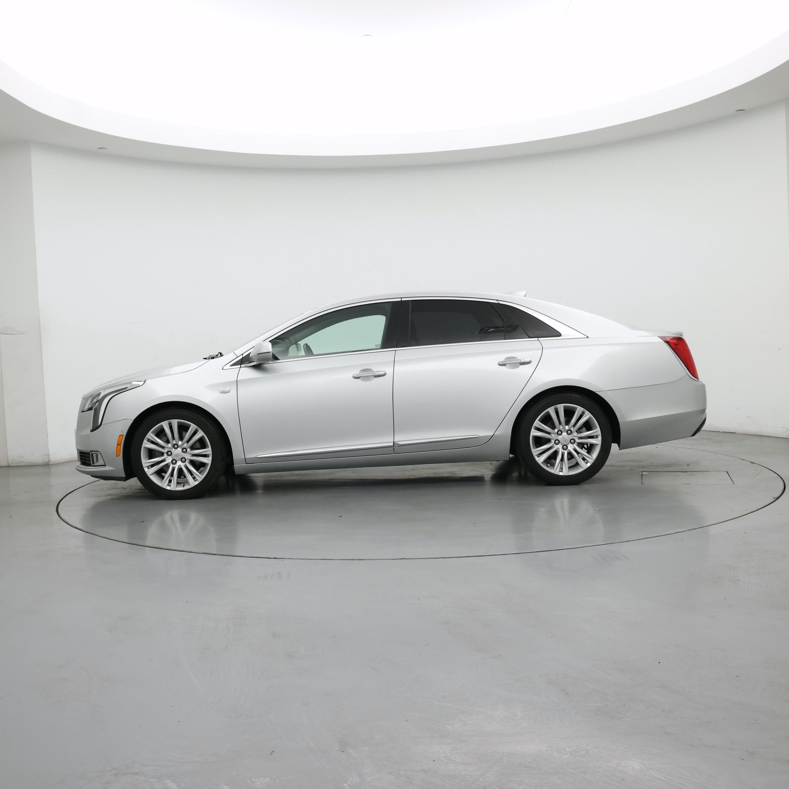 Thumbnail: 2019 Cadillac XTS - 3