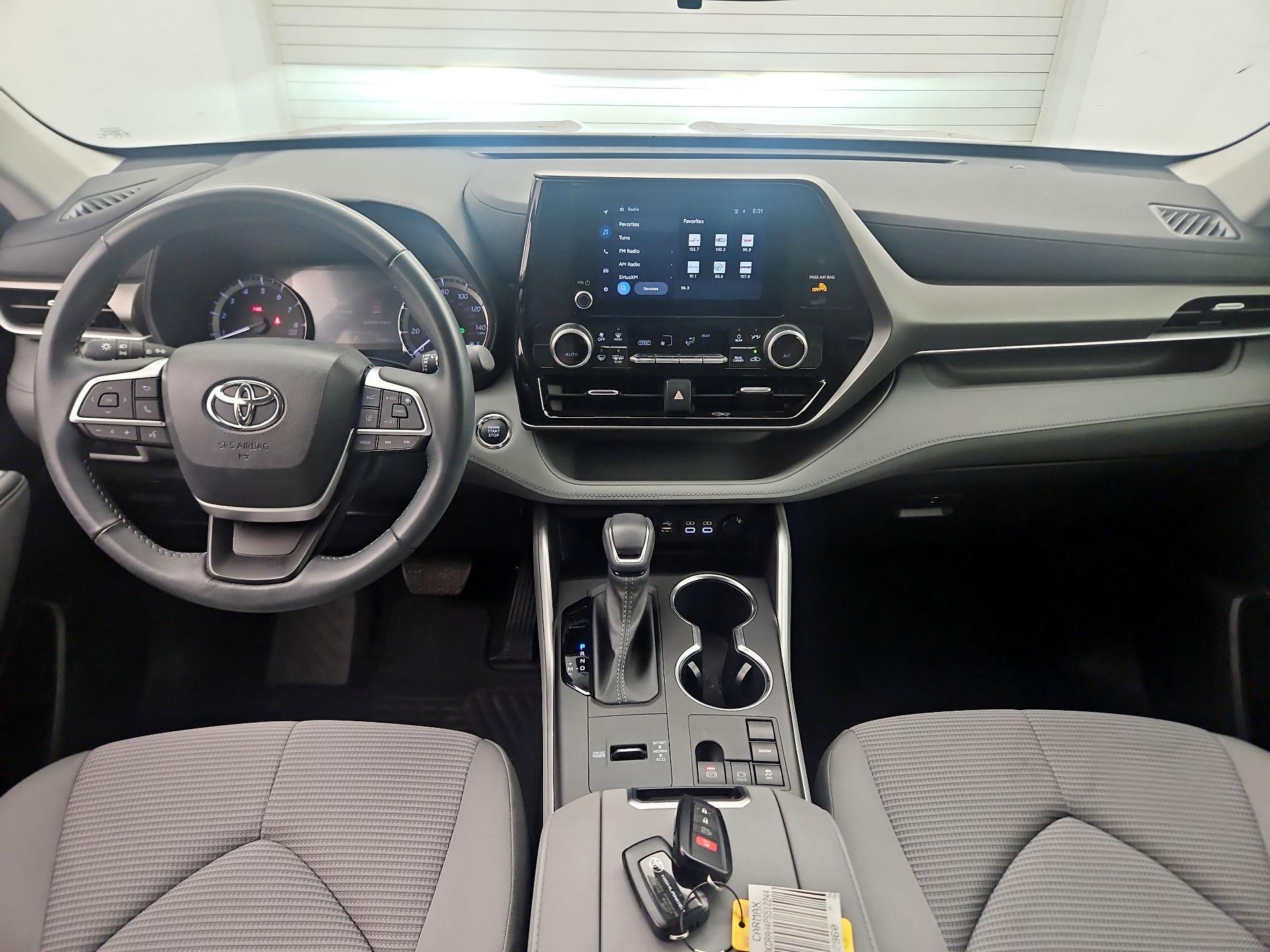 Thumbnail: 2023 Toyota Highlander - 9