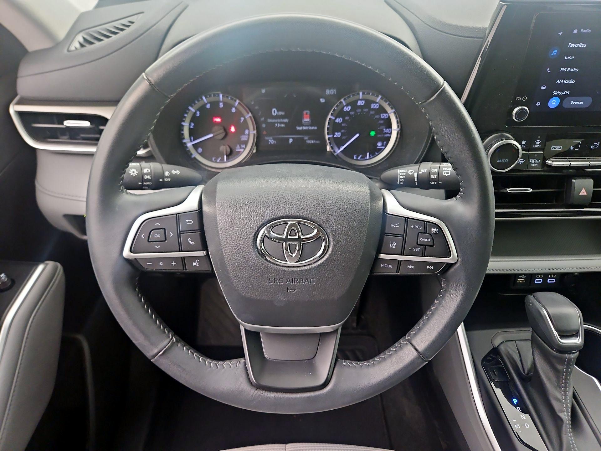 Thumbnail: 2023 Toyota Highlander - 10