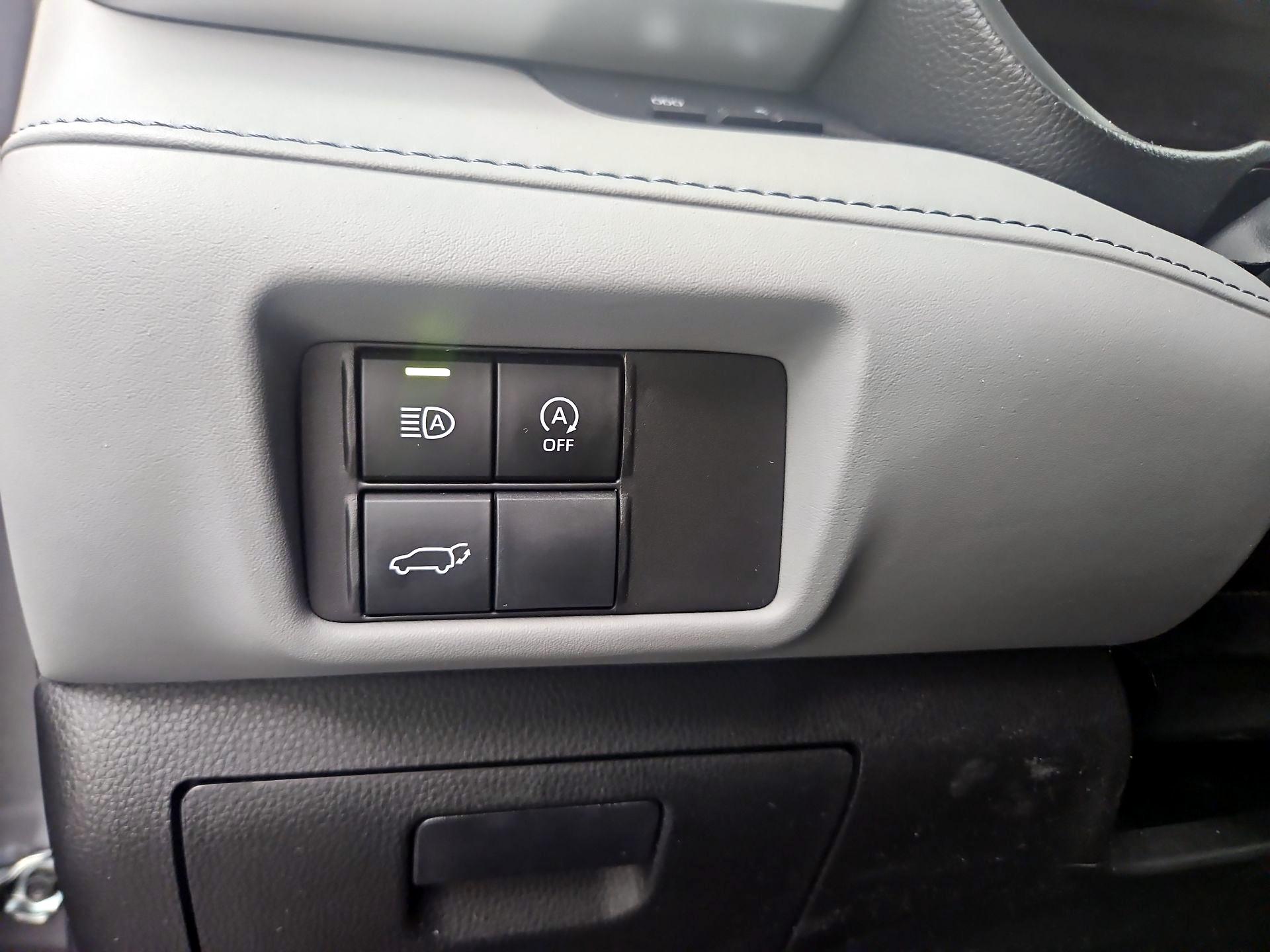 Thumbnail: 2023 Toyota Highlander - 13