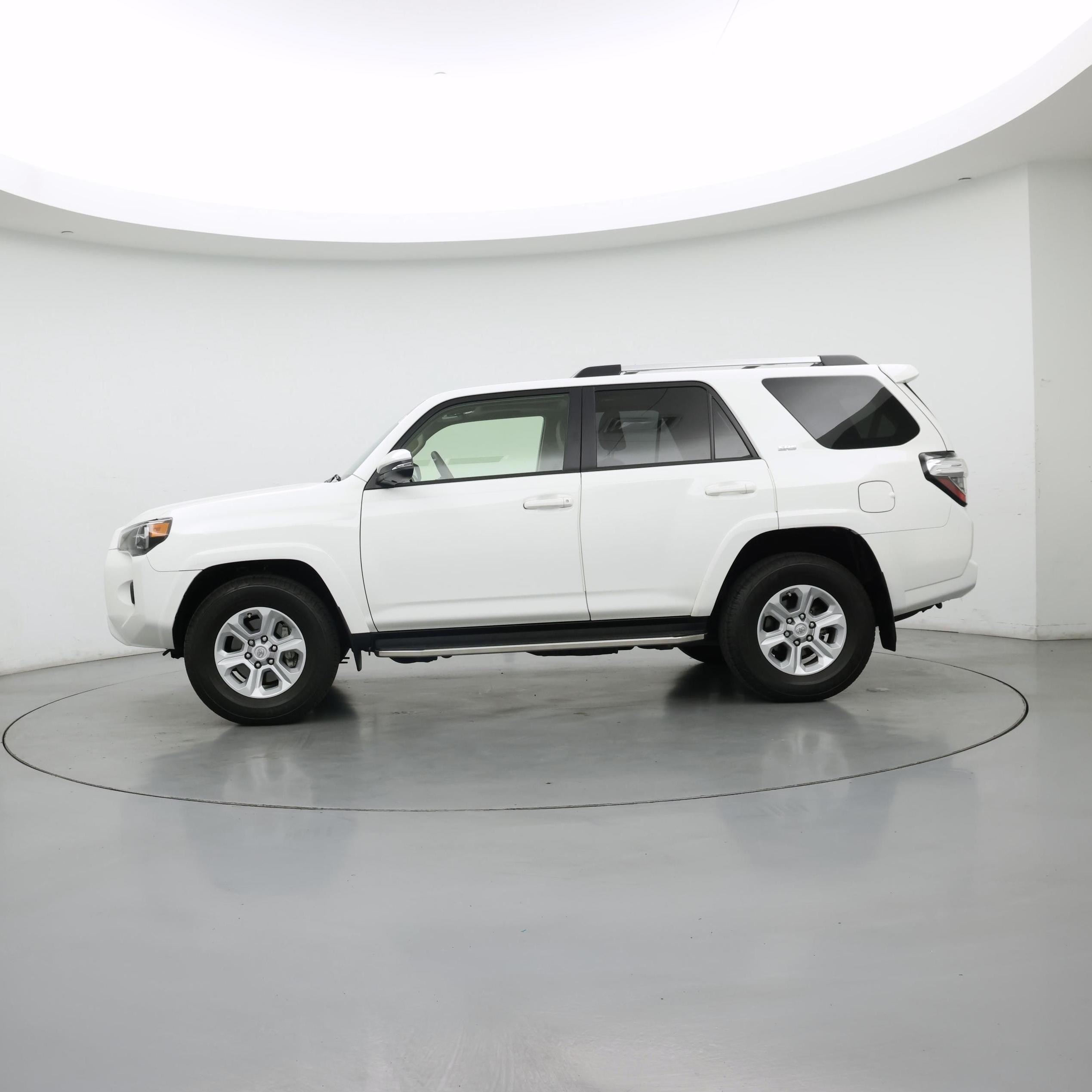 Thumbnail: 2021 Toyota 4Runner - 3
