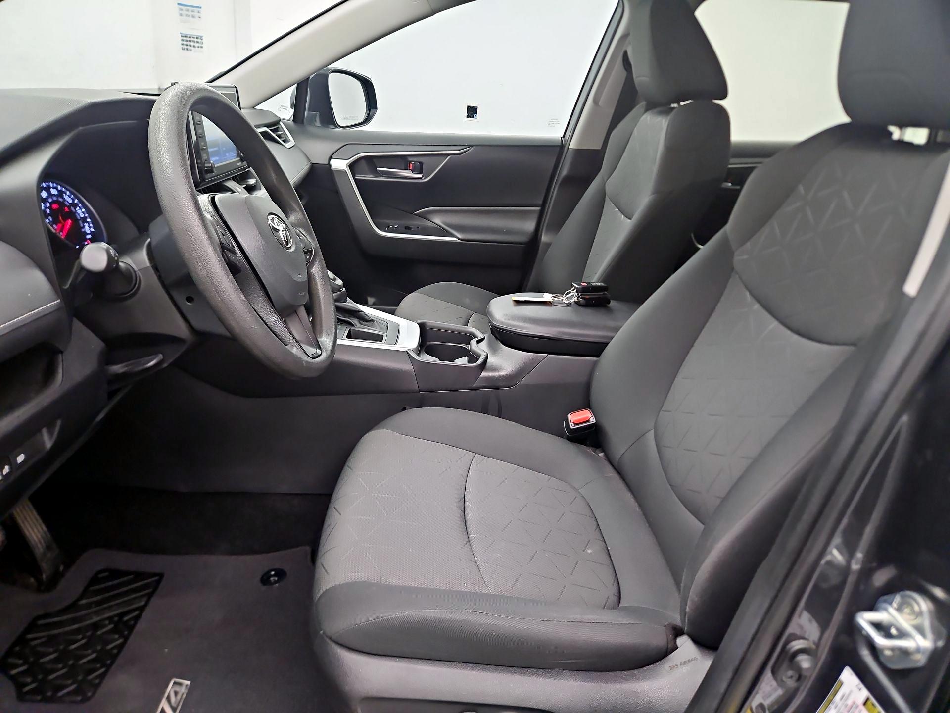 Thumbnail: 2021 Toyota RAV4 - 11