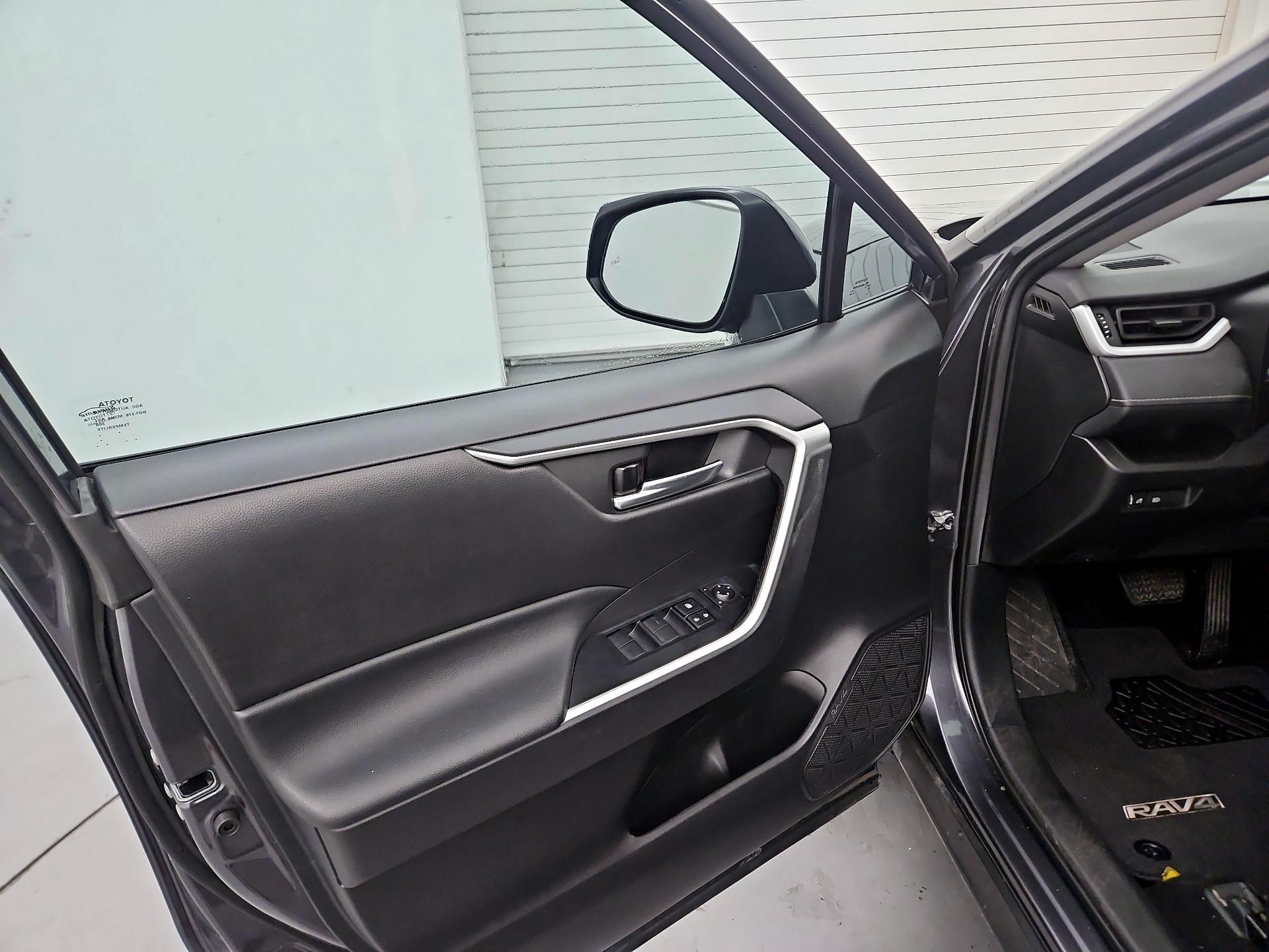 Thumbnail: 2021 Toyota RAV4 - 12