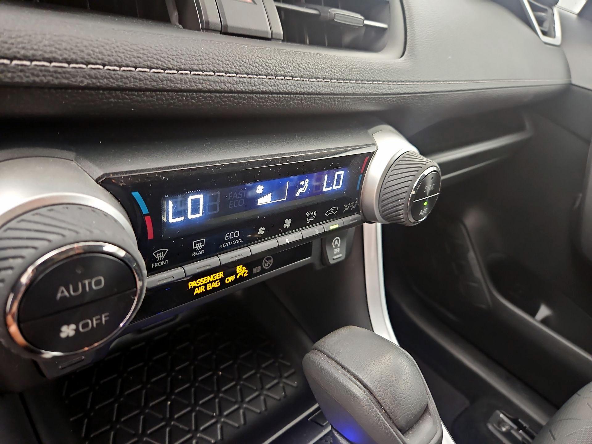 Thumbnail: 2021 Toyota RAV4 - 15