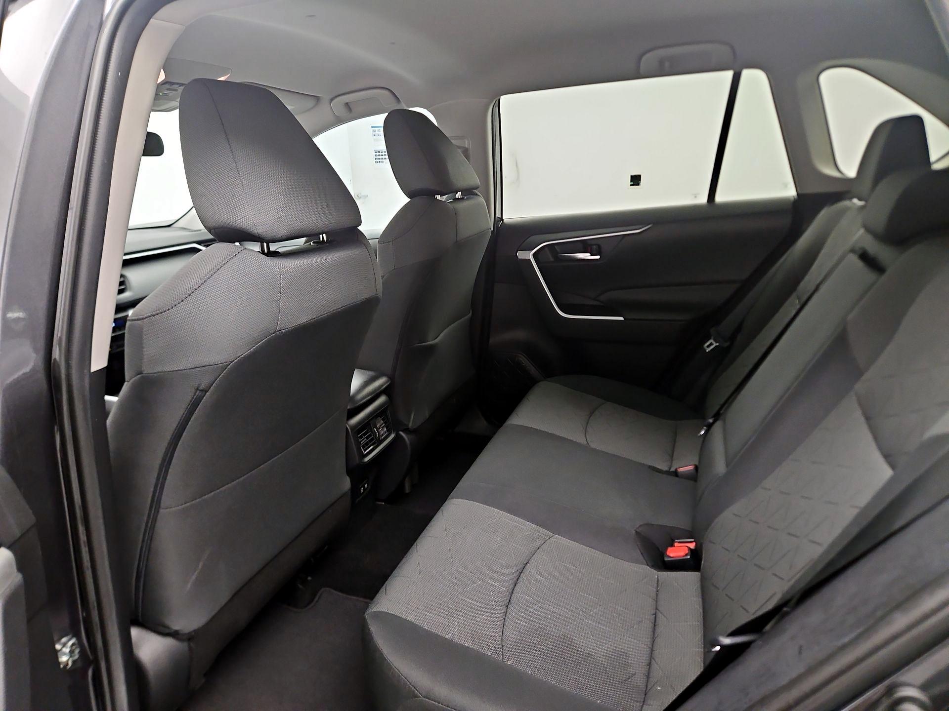 Thumbnail: 2021 Toyota RAV4 - 18