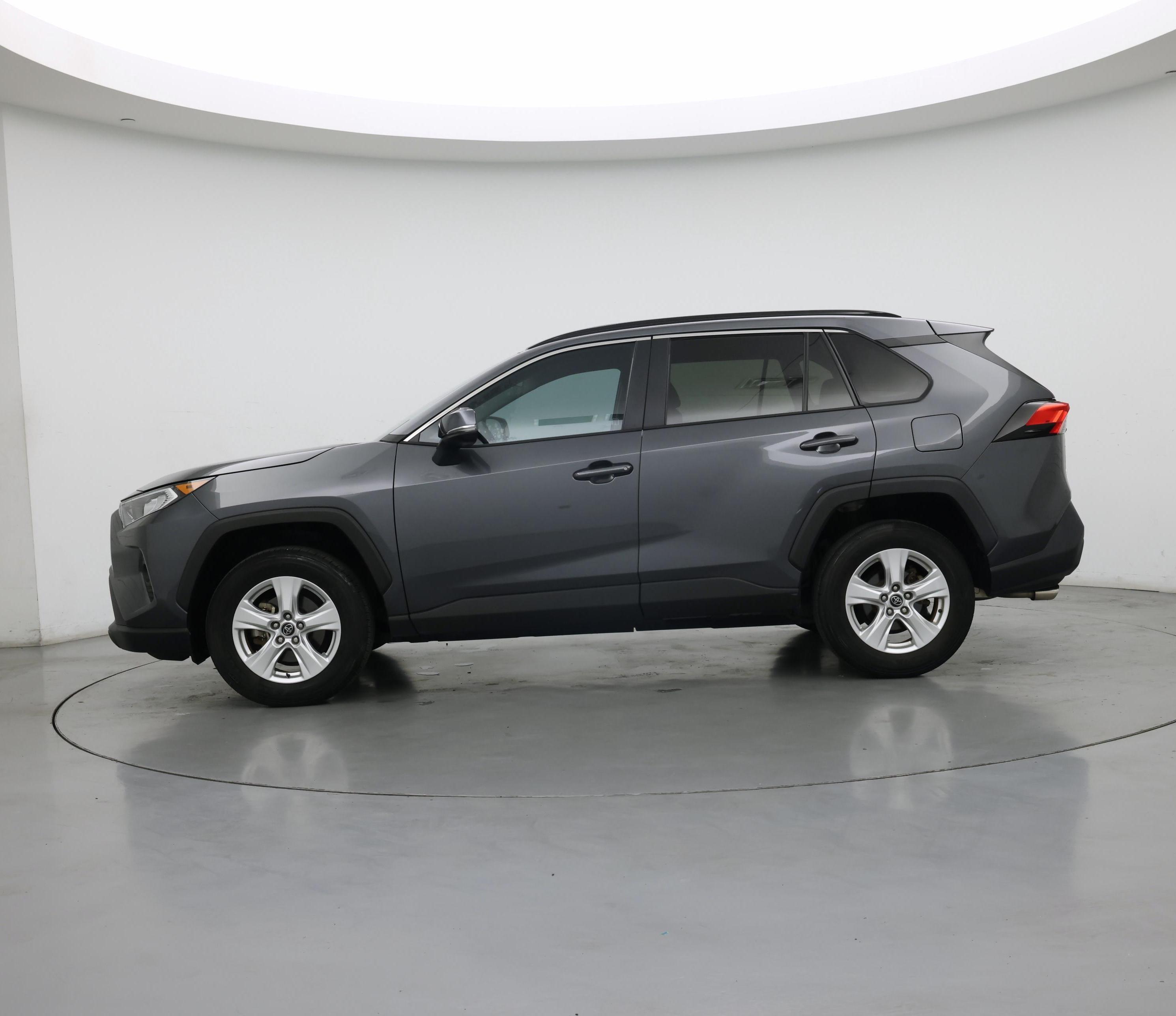 Thumbnail: 2021 Toyota RAV4 - 3