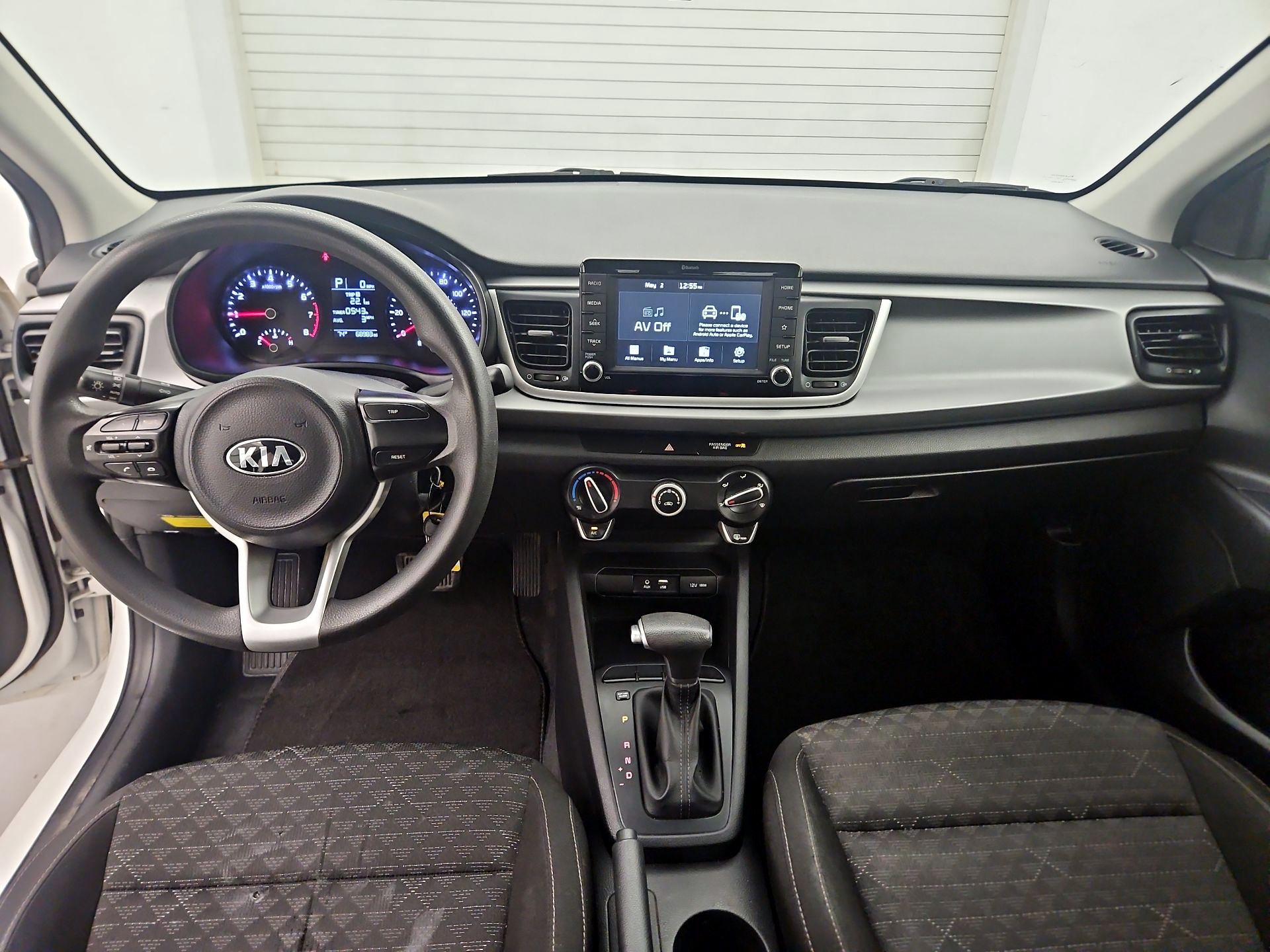 Thumbnail: 2020 Kia Rio - 9