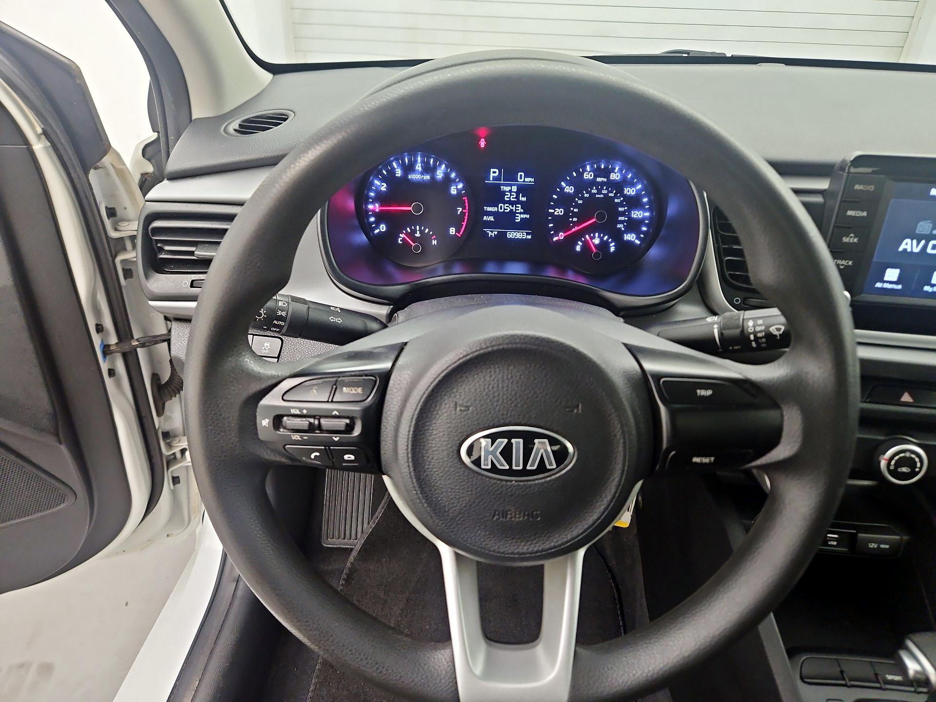 Thumbnail: 2020 Kia Rio - 10
