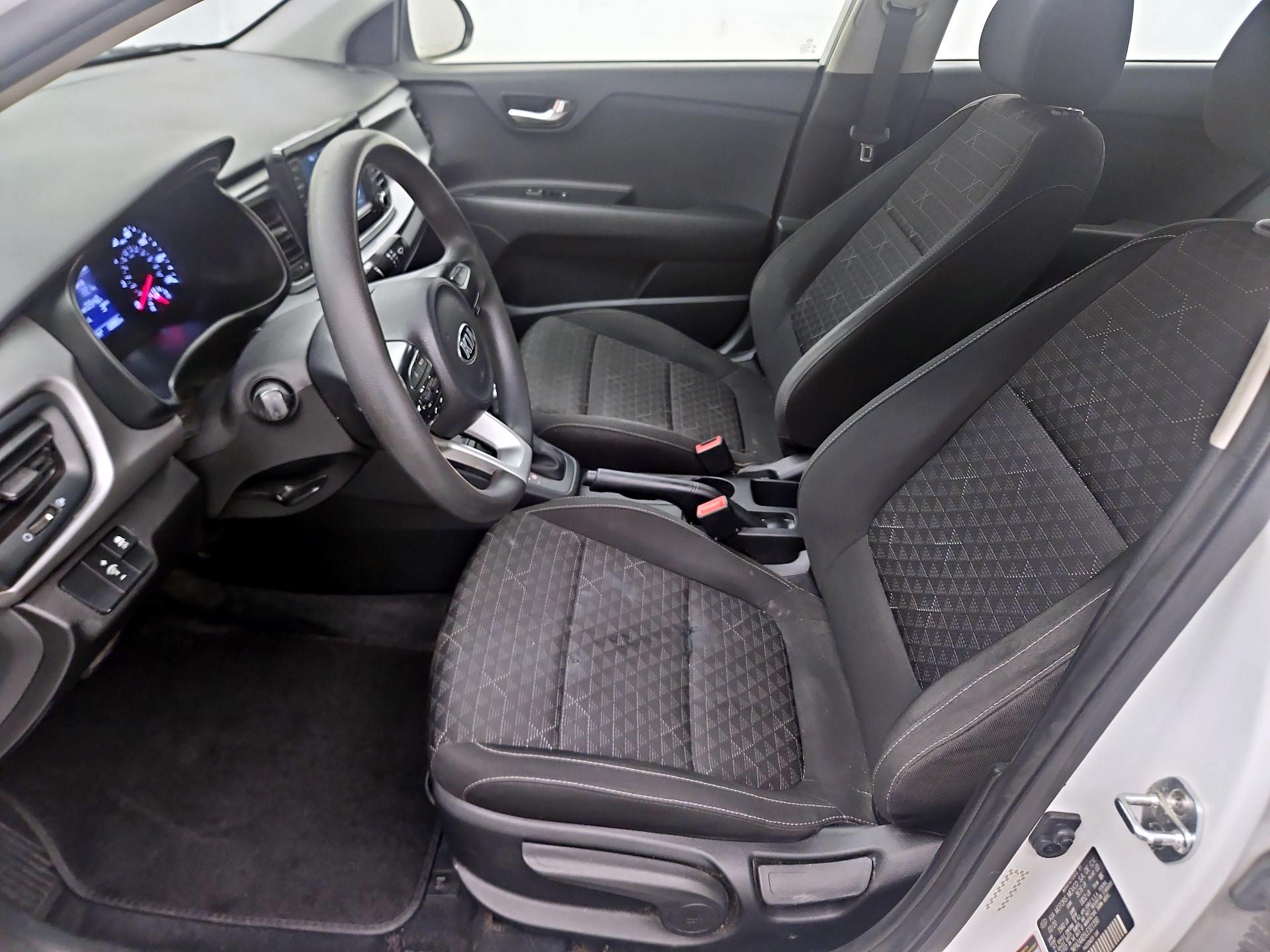 Thumbnail: 2020 Kia Rio - 11