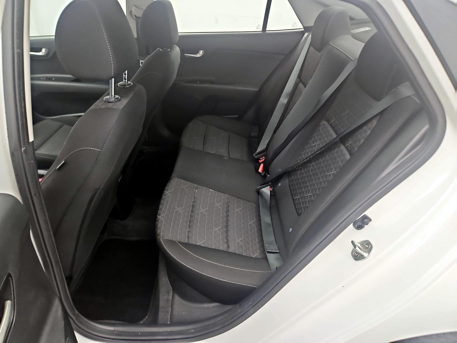 Thumbnail: 2020 Kia Rio - 19