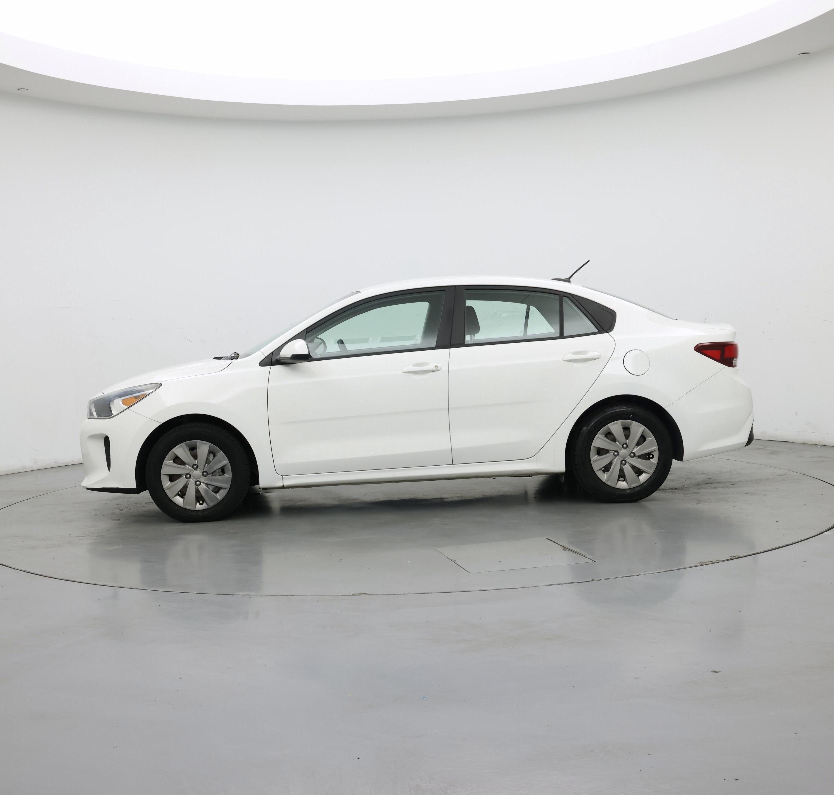 Thumbnail: 2020 Kia Rio - 3
