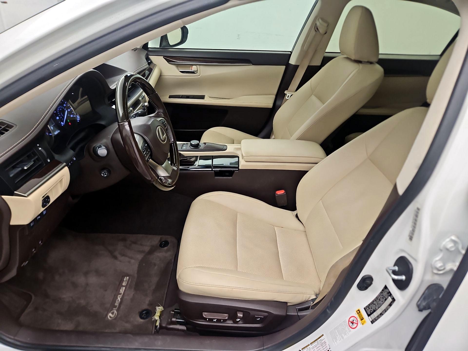 Thumbnail: 2017 Lexus ES - 11