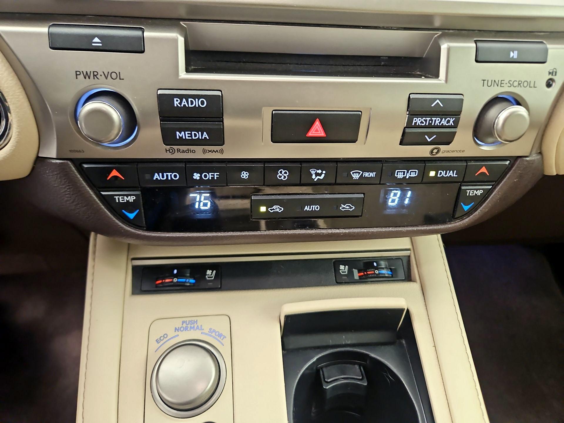 Thumbnail: 2017 Lexus ES - 16