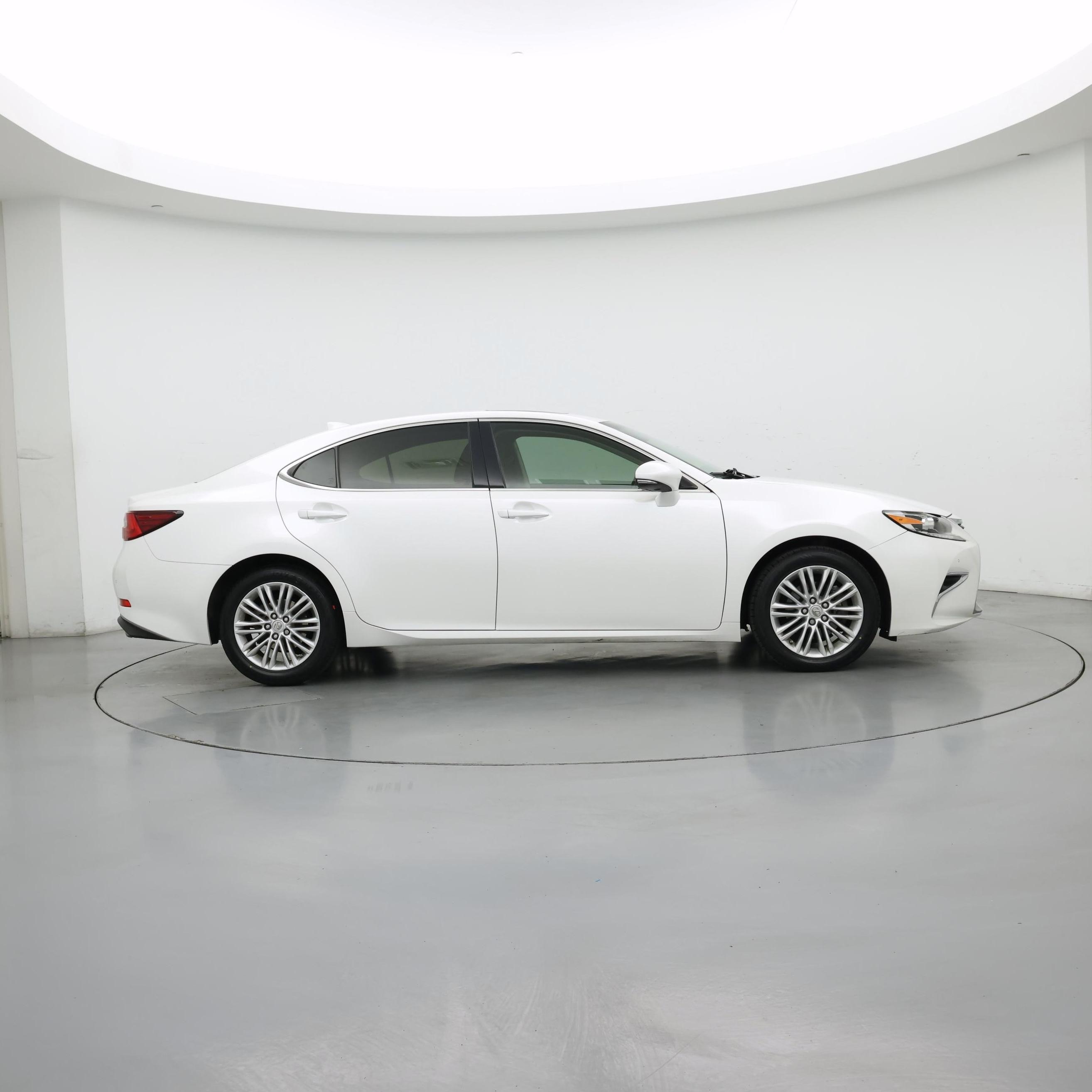 Thumbnail: 2017 Lexus ES - 7