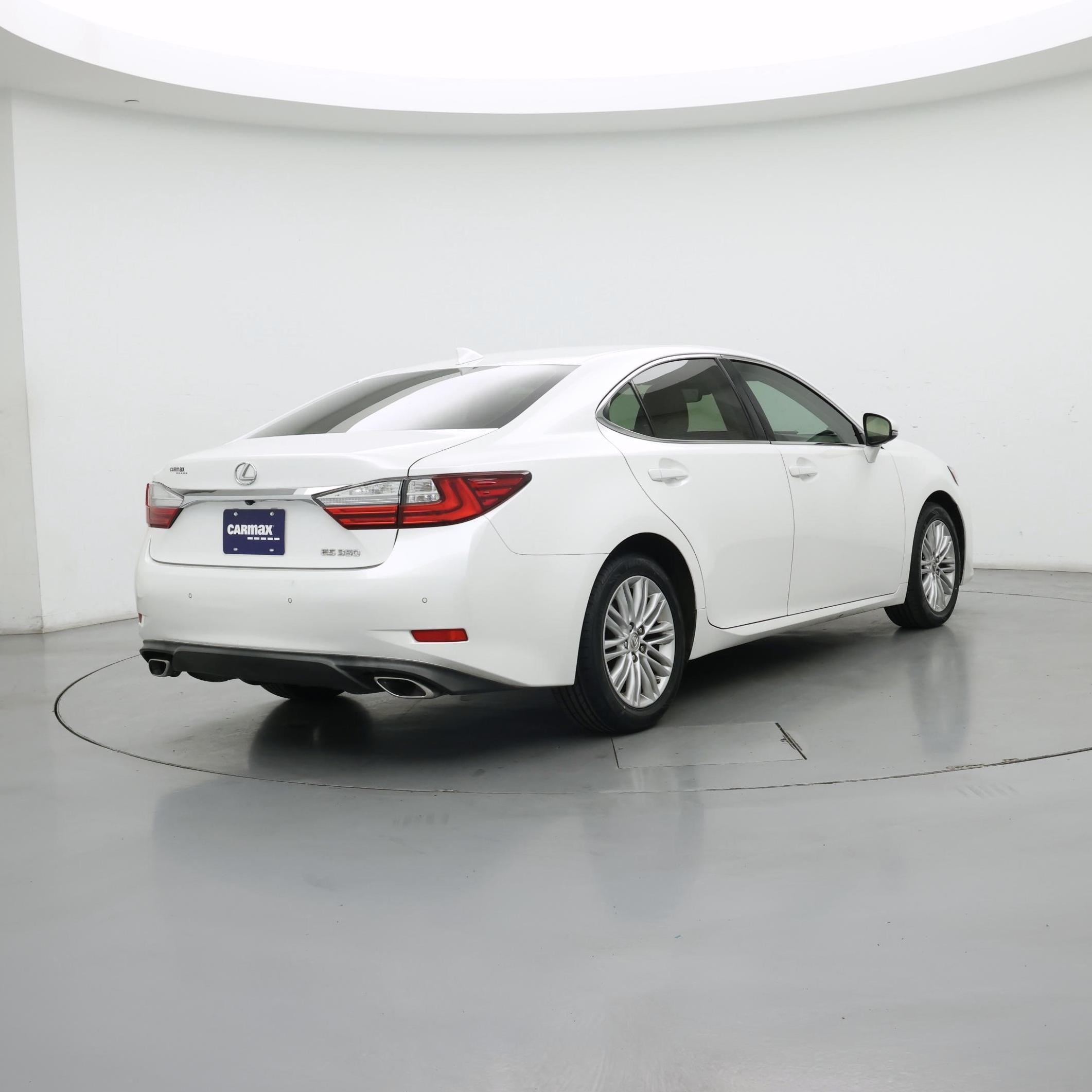 Thumbnail: 2017 Lexus ES - 8