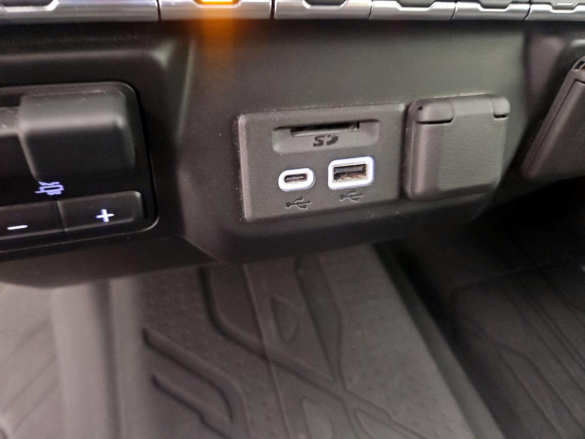 Thumbnail: 2021 Chevrolet Silverado 1500 - 18