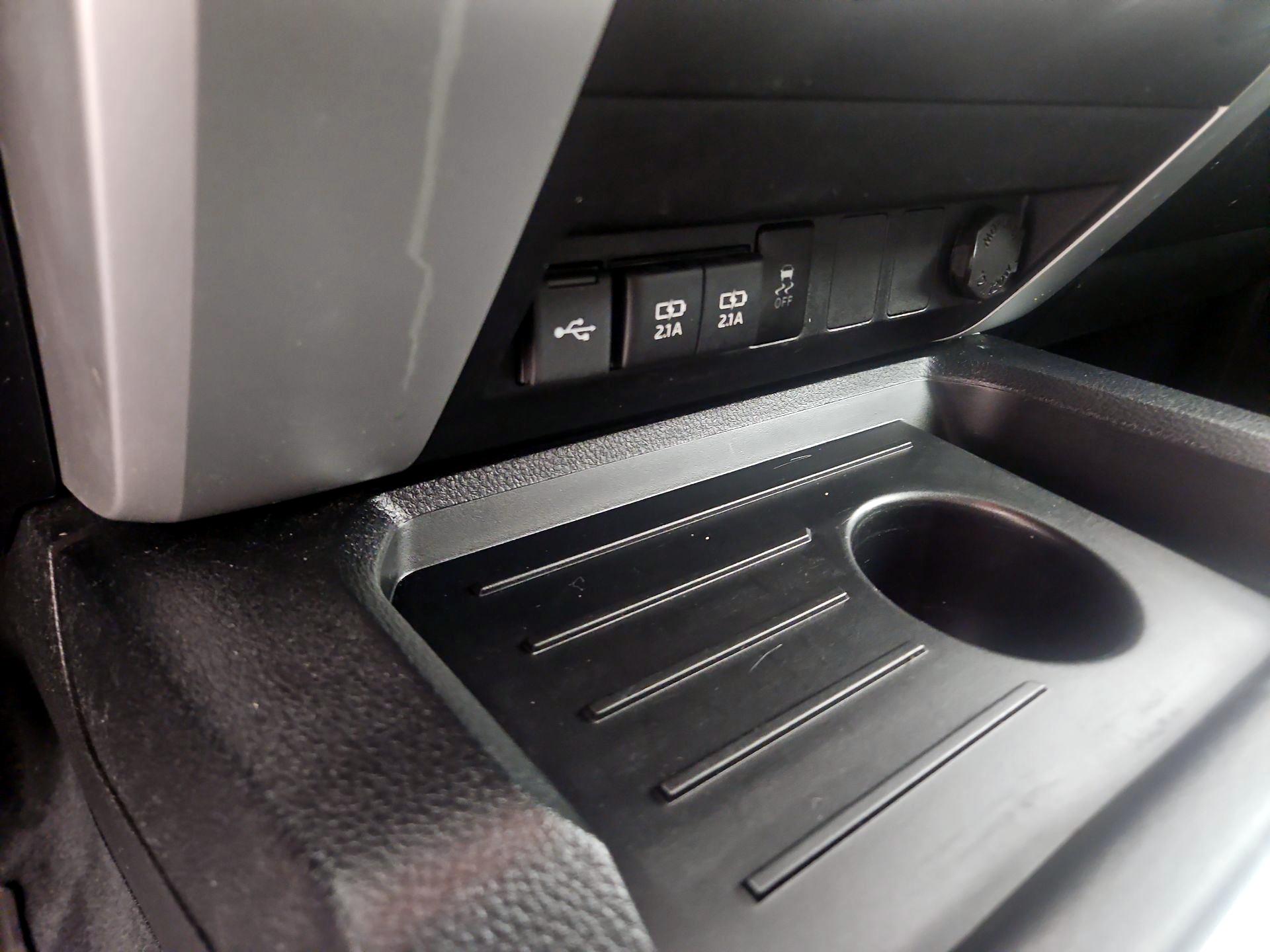 Thumbnail: 2021 Toyota Tundra - 16