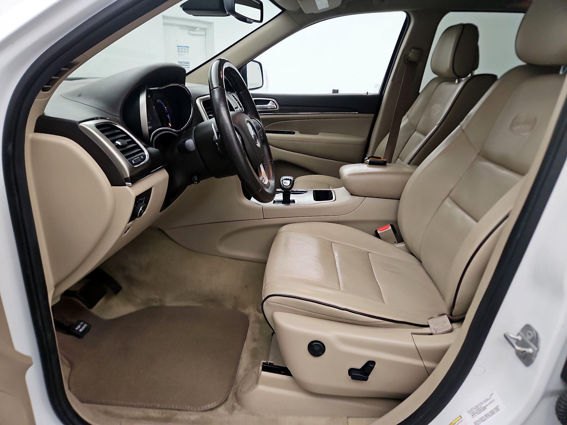 Thumbnail: 2014 Jeep Grand Cherokee - 11