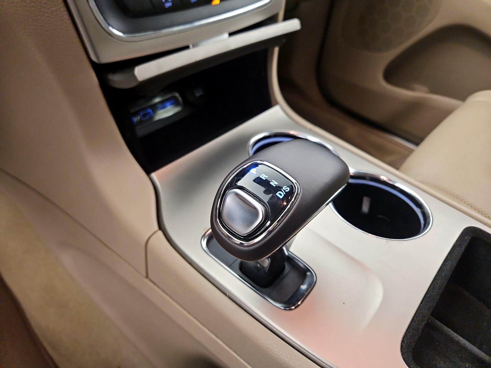 Thumbnail: 2014 Jeep Grand Cherokee - 17