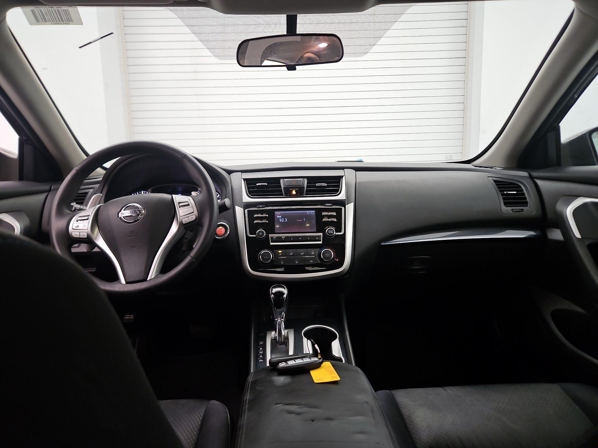 Thumbnail: 2018 Nissan Altima - 9