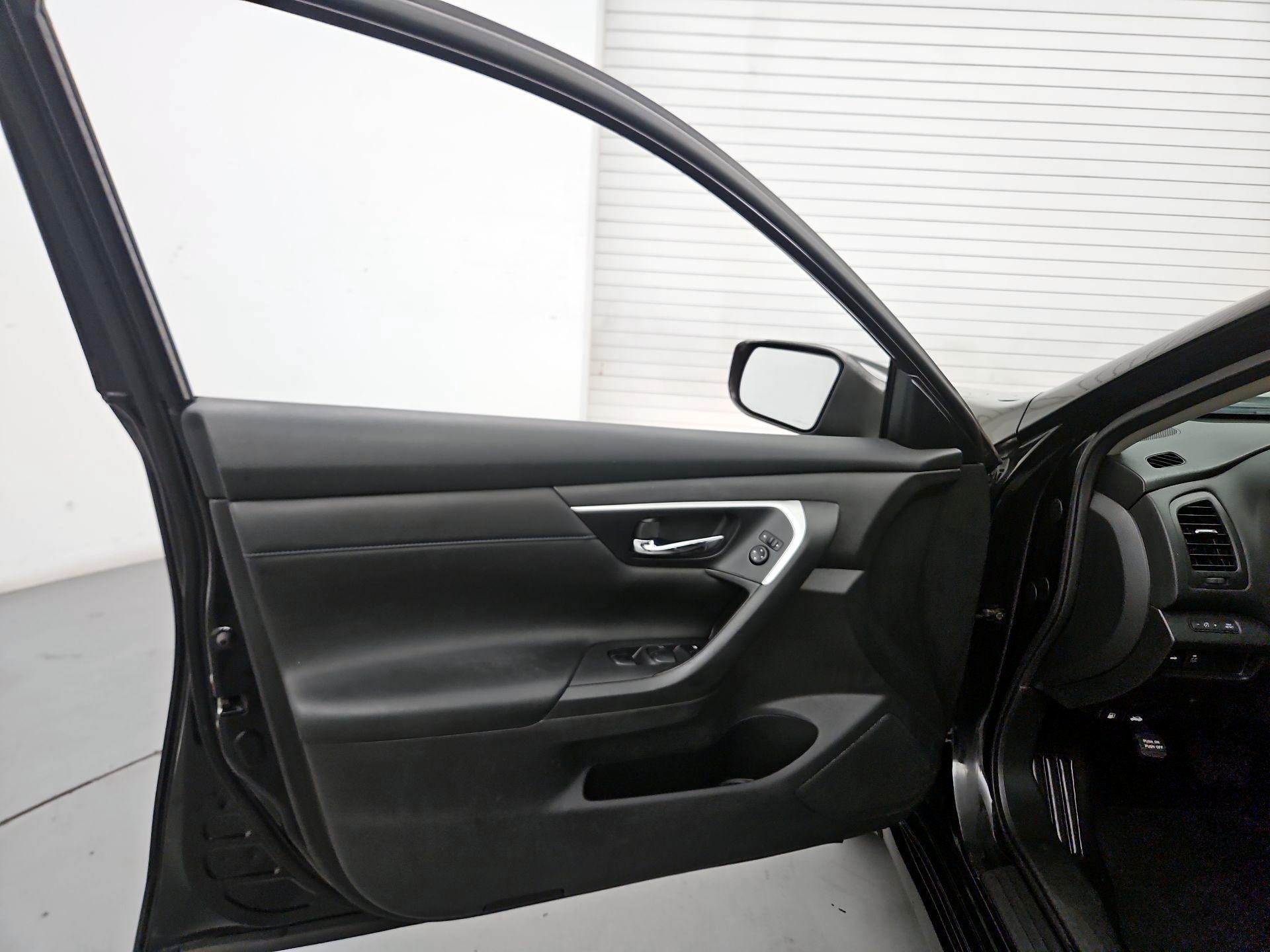 Thumbnail: 2018 Nissan Altima - 12