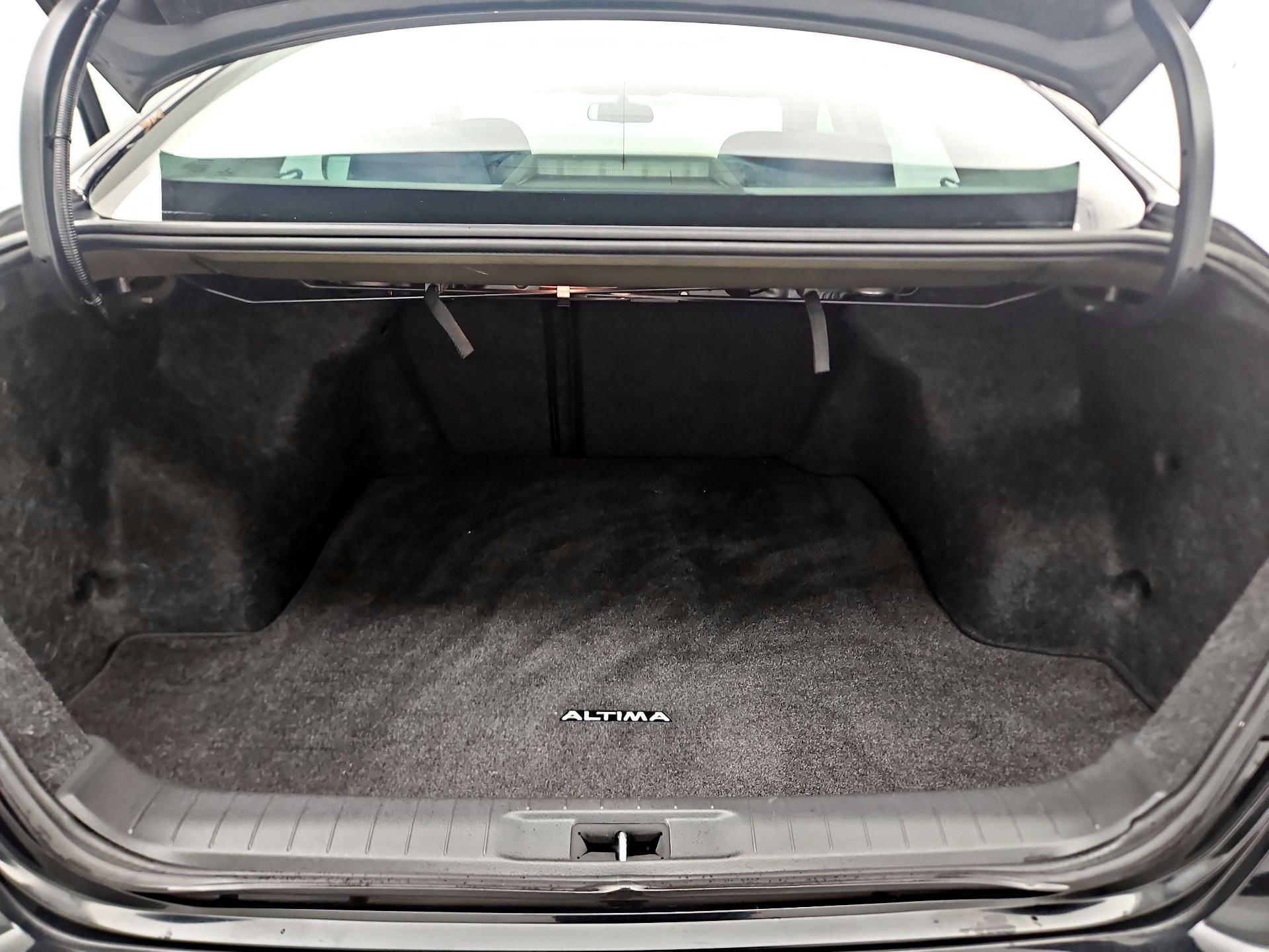 Thumbnail: 2018 Nissan Altima - 20