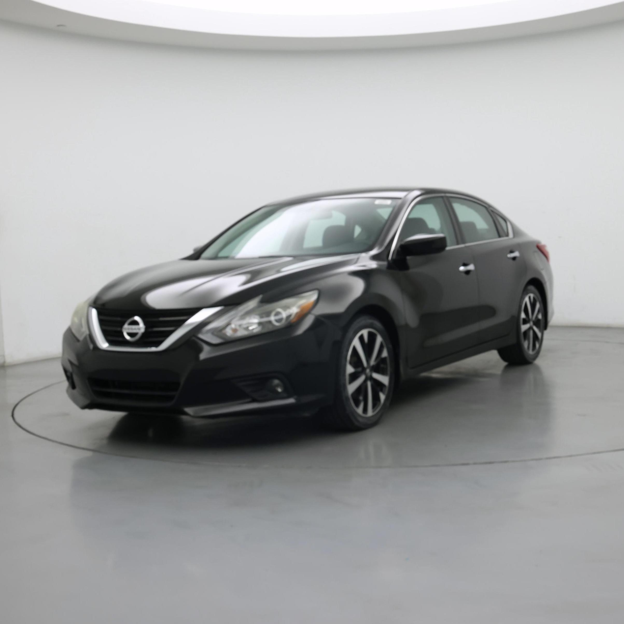 Thumbnail: 2018 Nissan Altima - 4