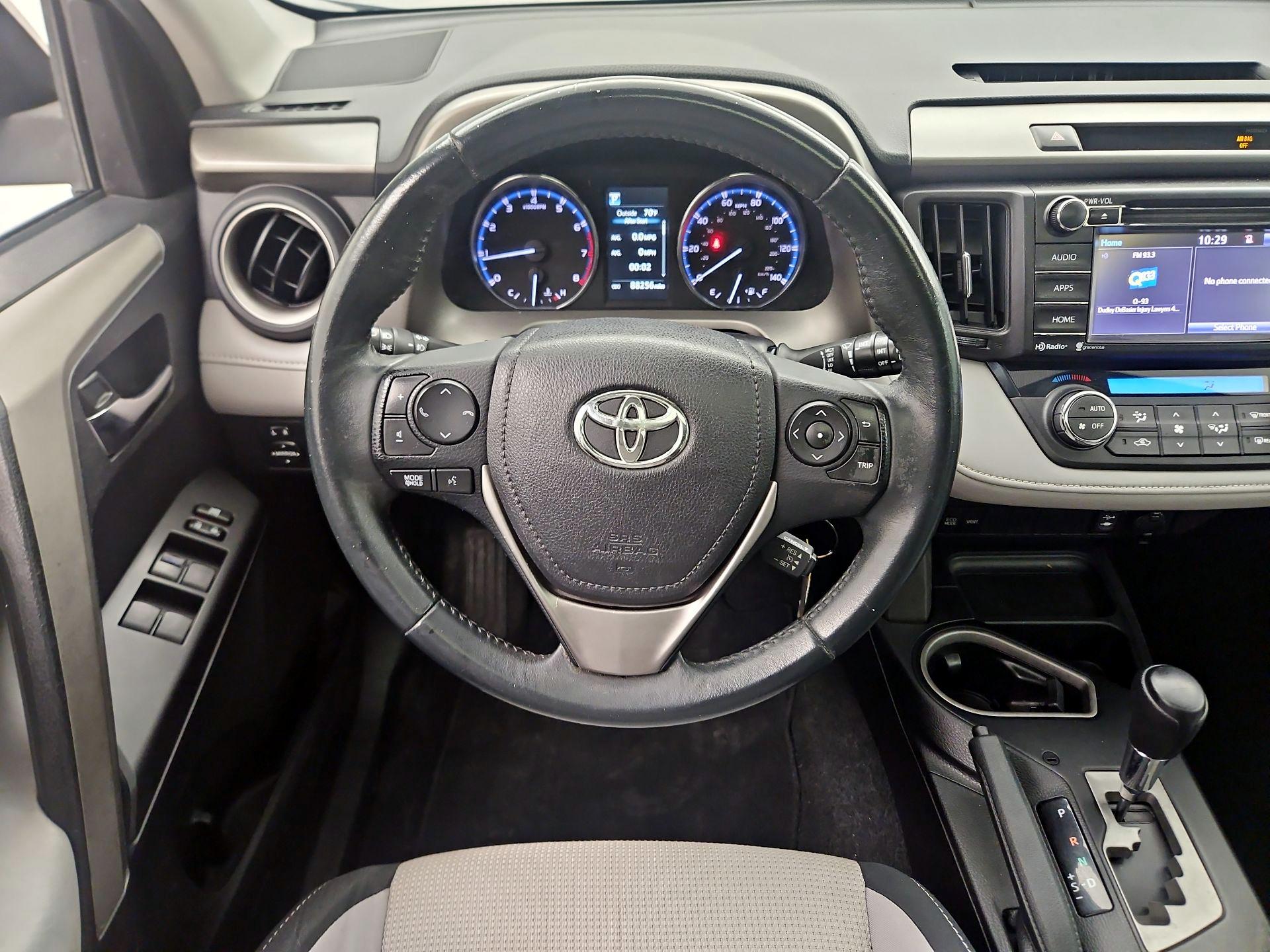 Thumbnail: 2016 Toyota RAV4 - 10