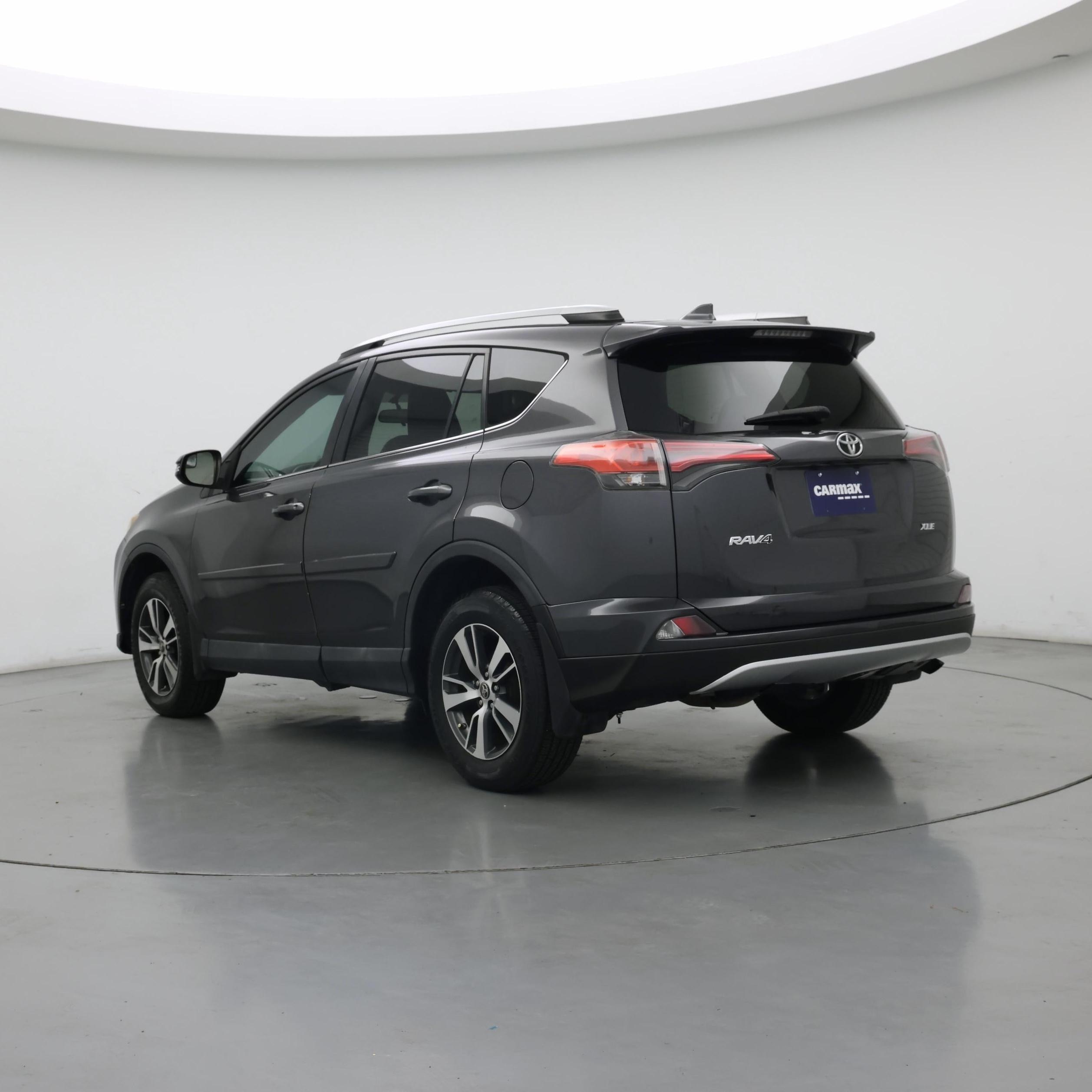 Thumbnail: 2016 Toyota RAV4 - 2
