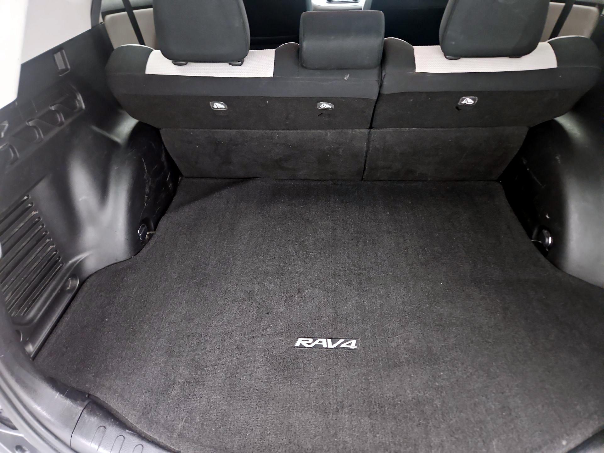 Thumbnail: 2016 Toyota RAV4 - 20