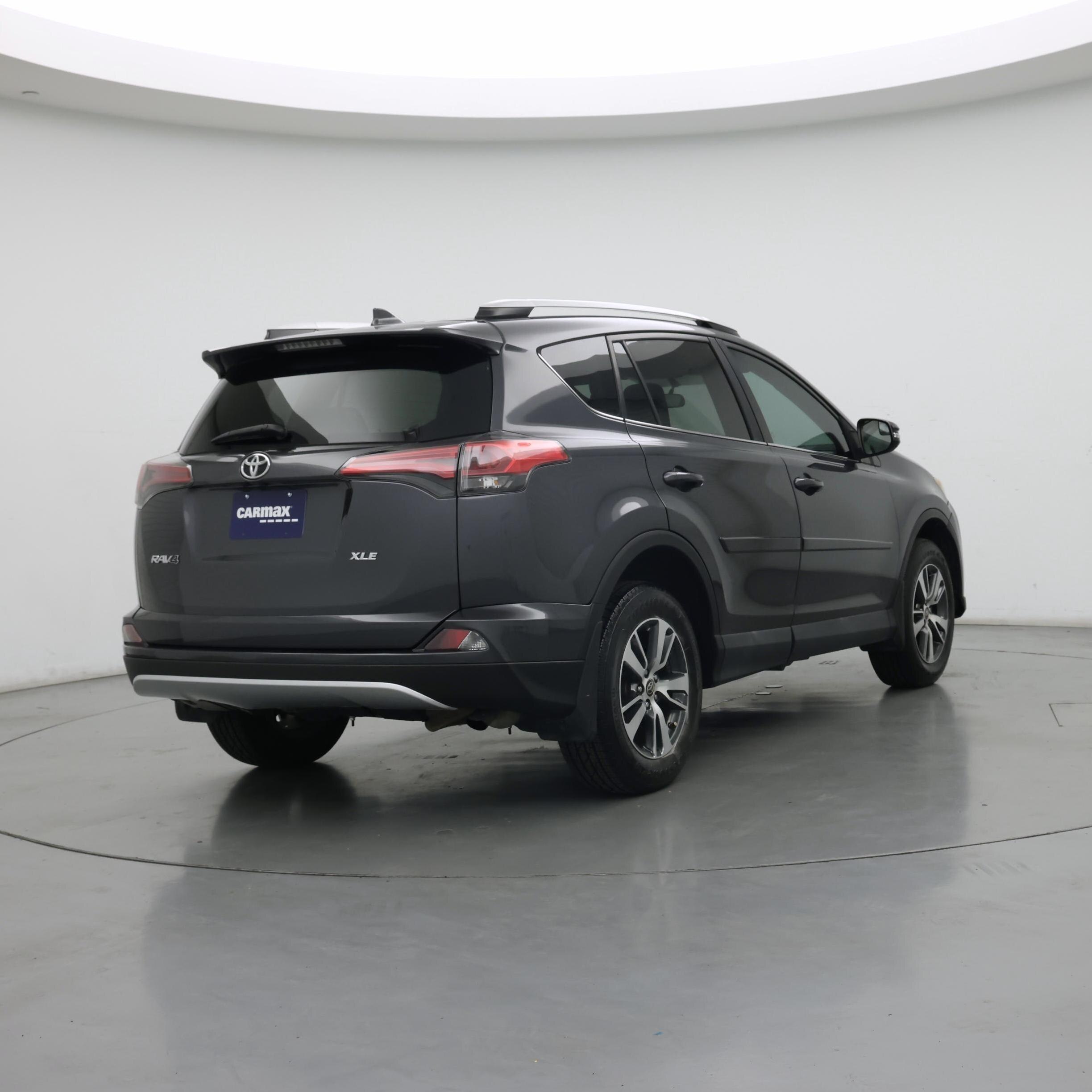 Thumbnail: 2016 Toyota RAV4 - 8