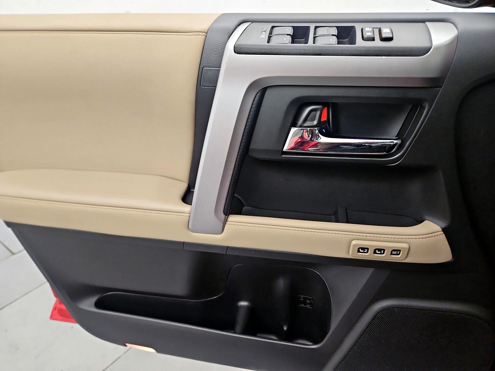 Thumbnail: 2021 Toyota 4Runner - 12