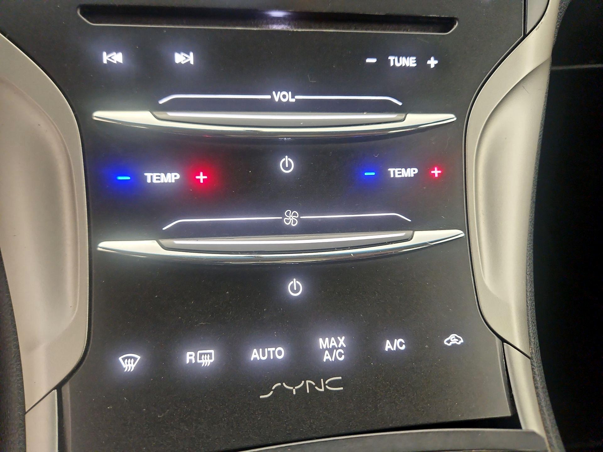 Thumbnail: 2016 Lincoln MKZ - 16