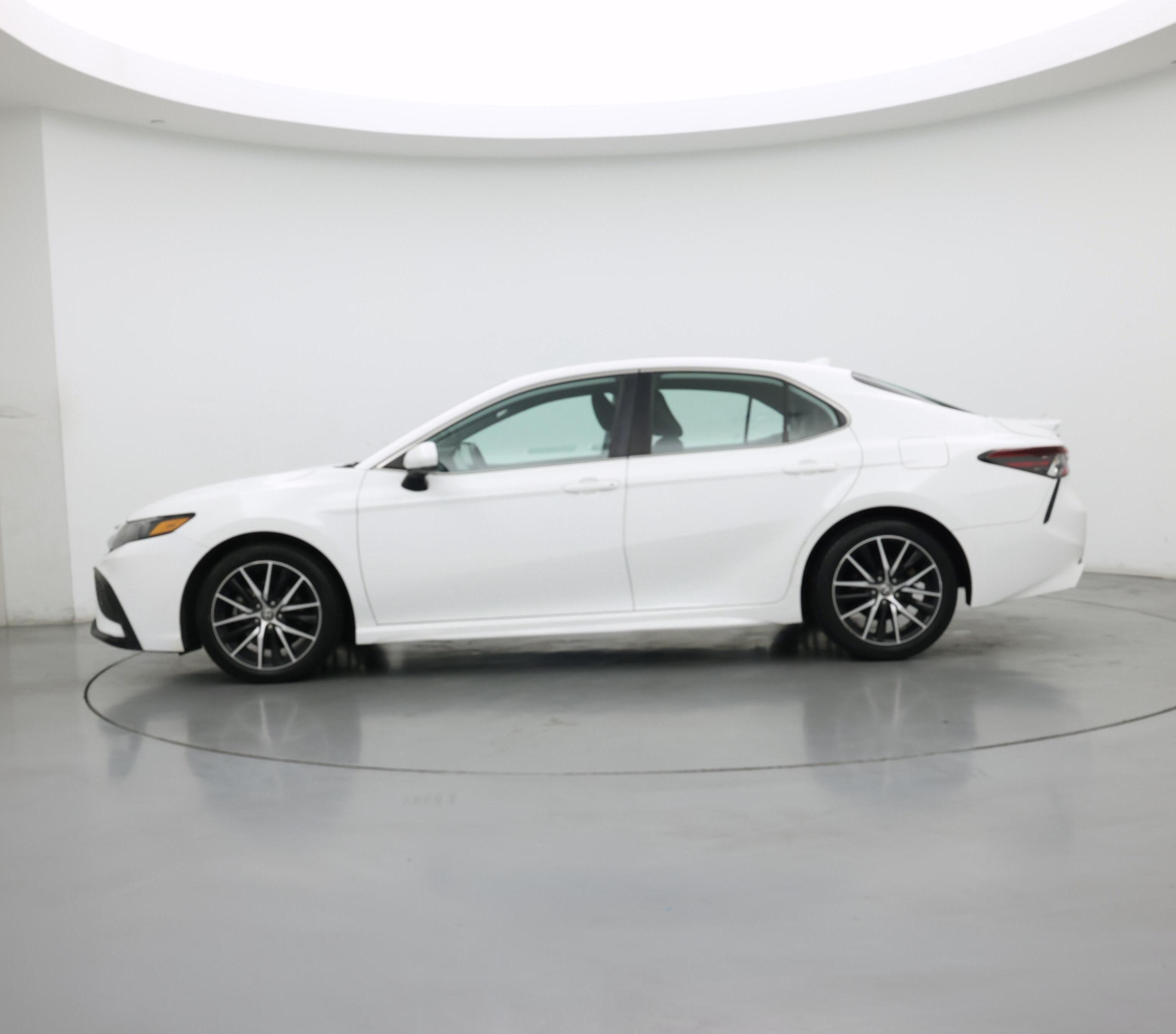 Thumbnail: 2021 Toyota Camry - 3