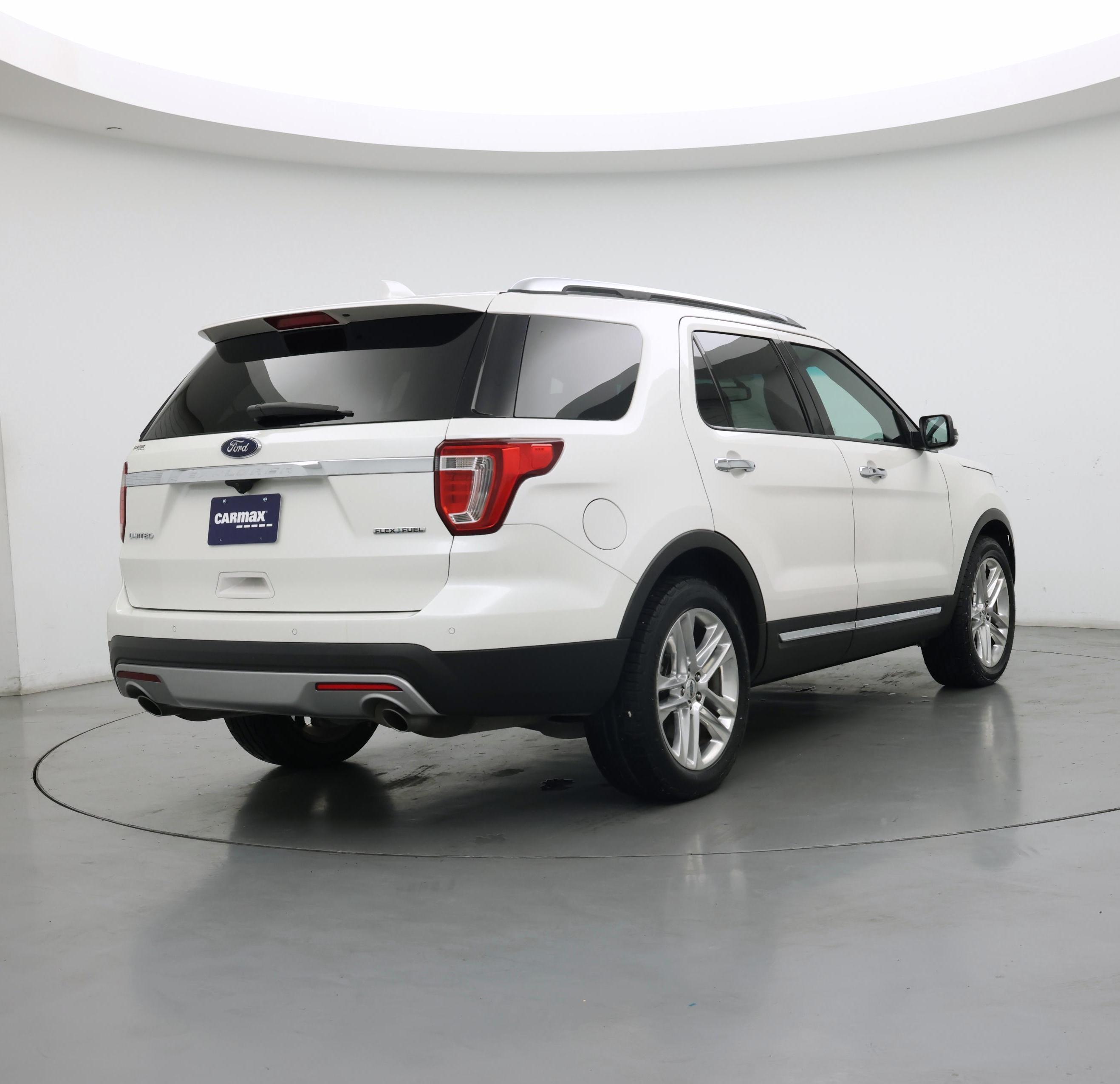 Thumbnail: 2016 Ford Explorer - 8
