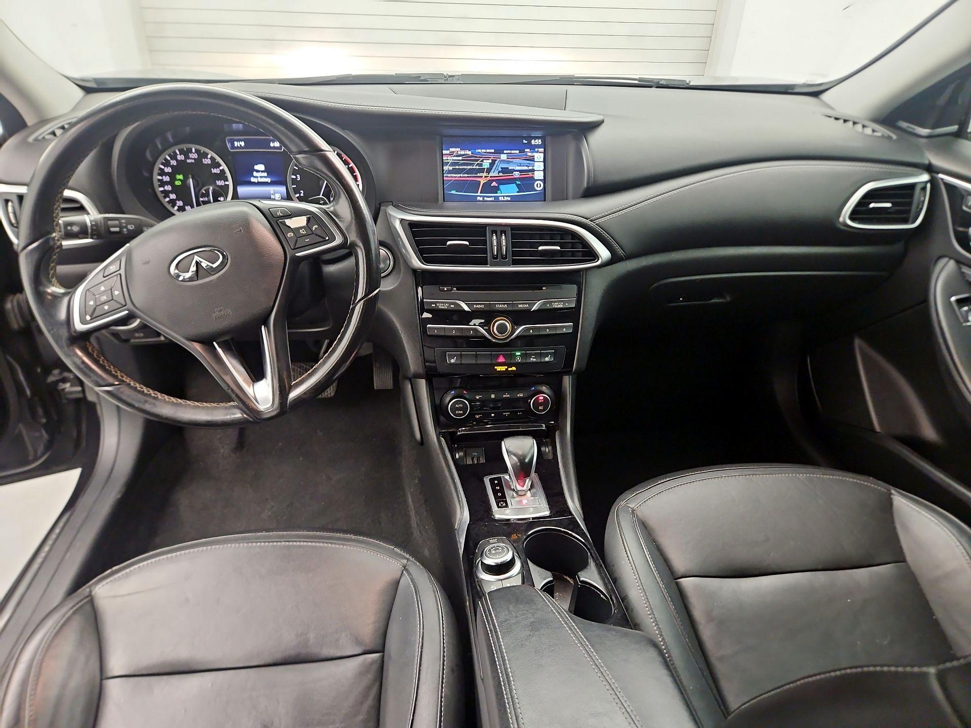 Thumbnail: 2017 INFINITI QX30 - 9